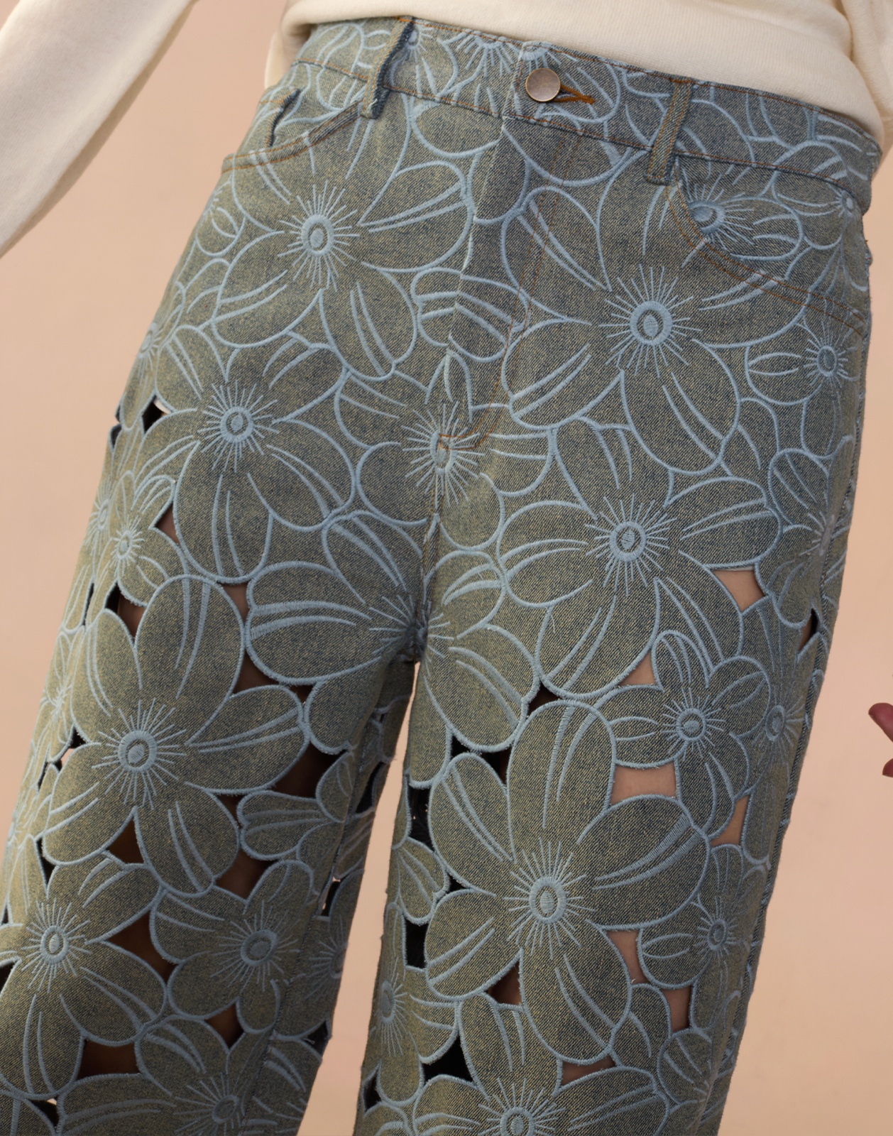 Flora Cutout Jeans - 9