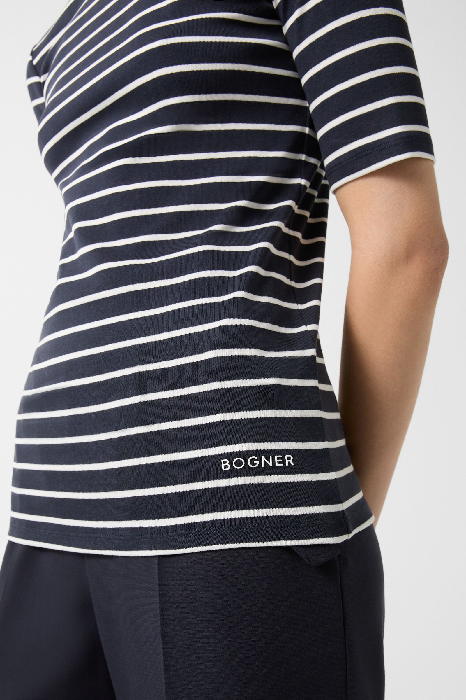 Louna T-shirt in Dark blue/White - 5