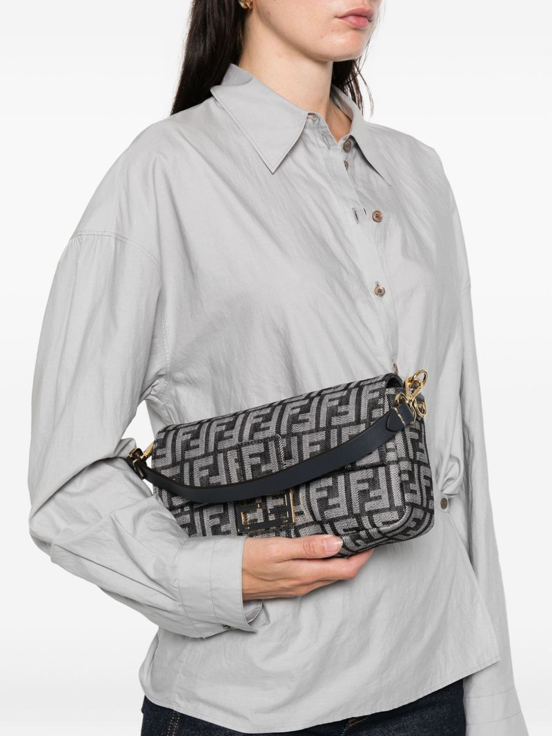 FENDI Baguette logo tote bag outlook