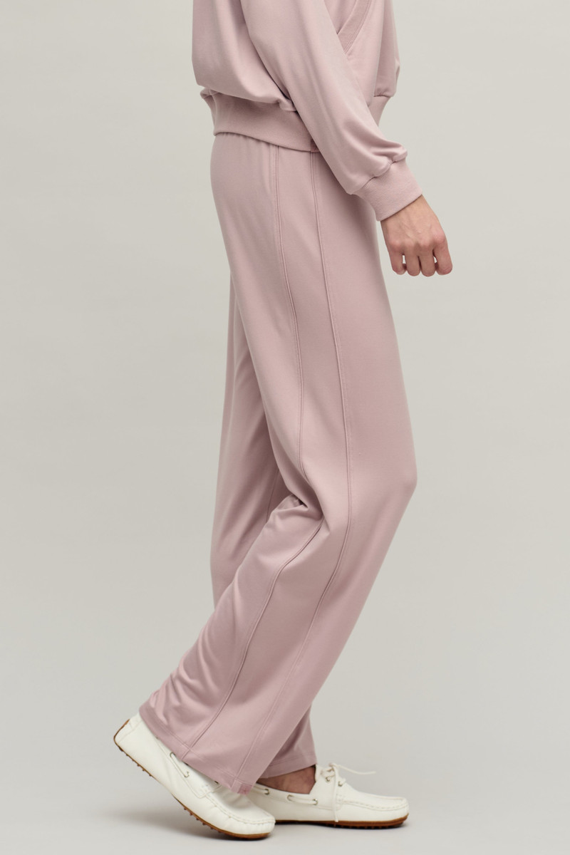 Barefoot Dreams Butterchic Pant With Piping outlook