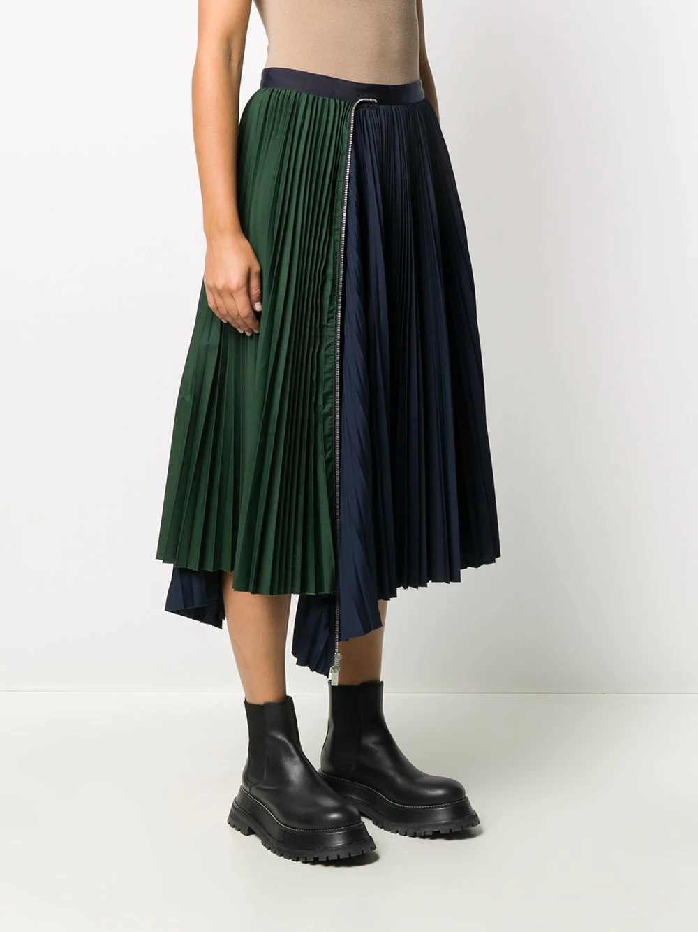 pleated asymmetric-hem skirt - 3