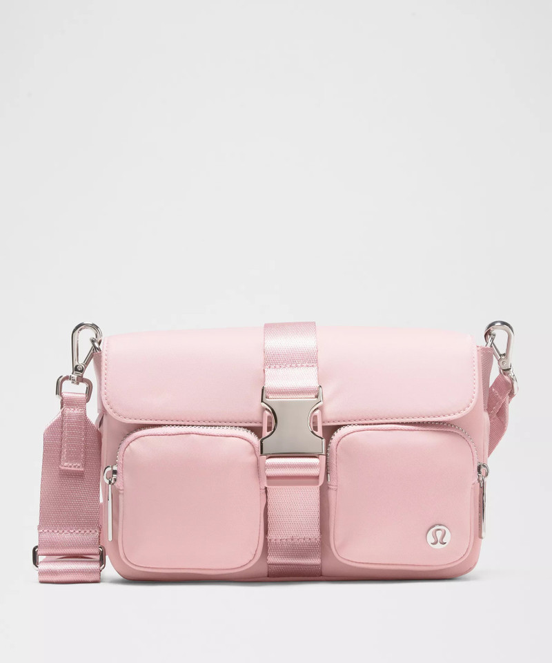 Wunderlust Multi-Pocket Crossbody Bag 3L 1