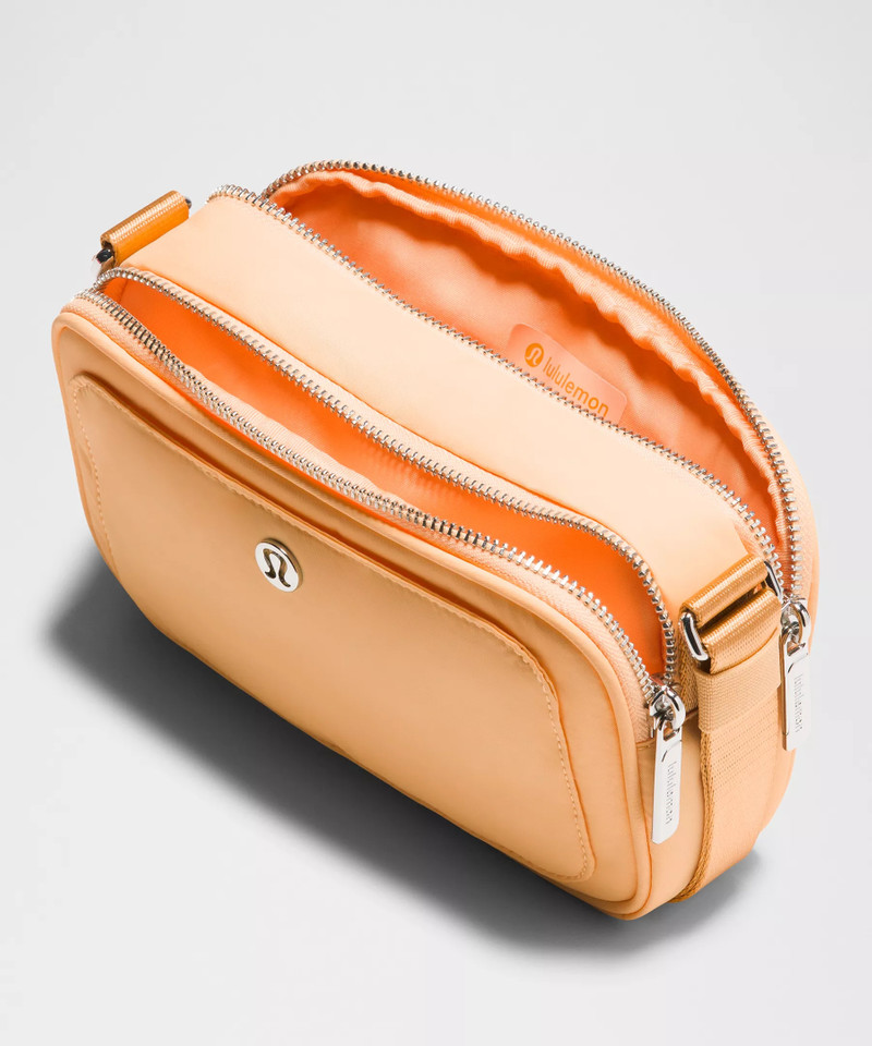 Crossbody Camera Bag 2L 4