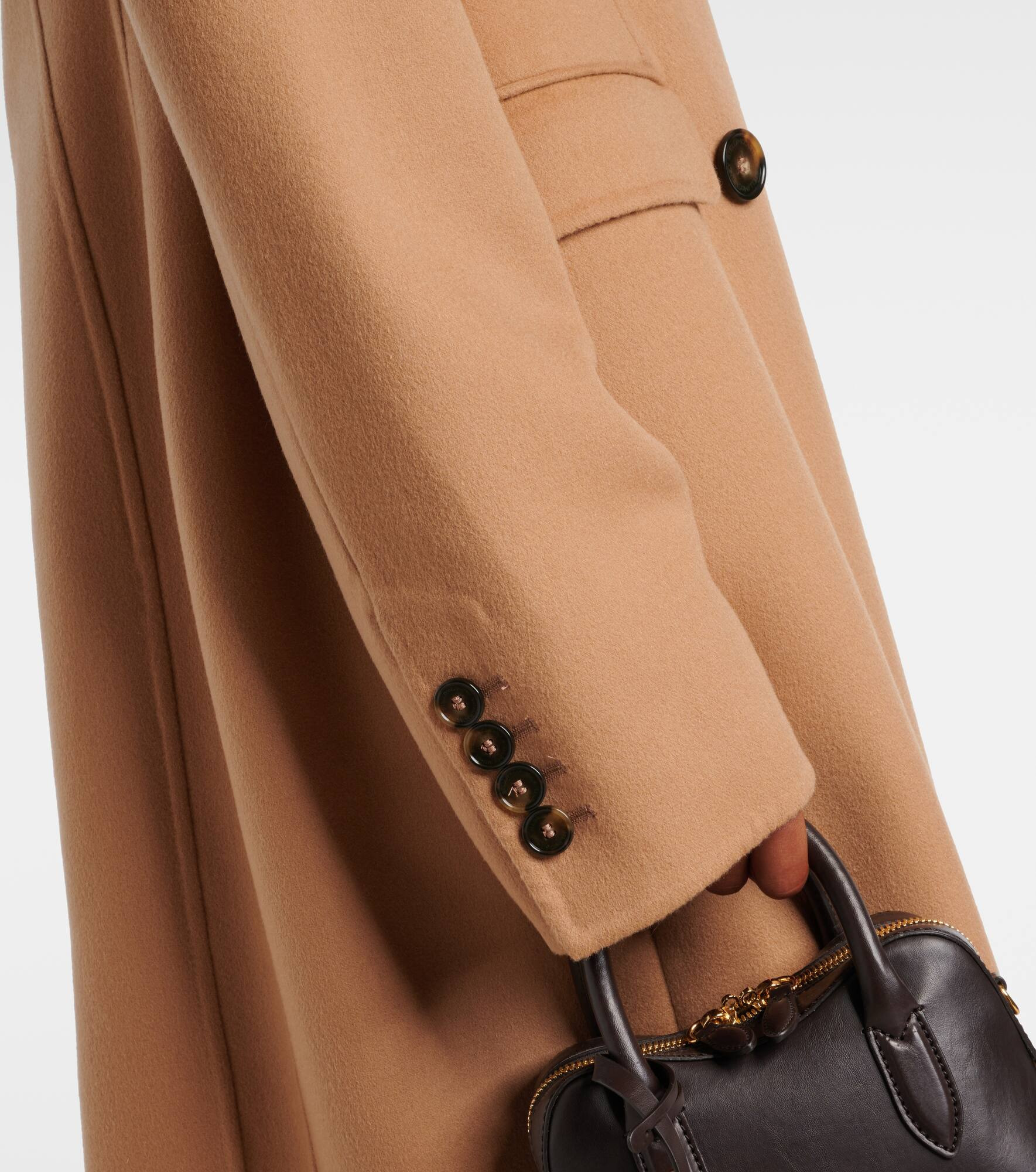 Double-breasted virgin wool coat - 5
