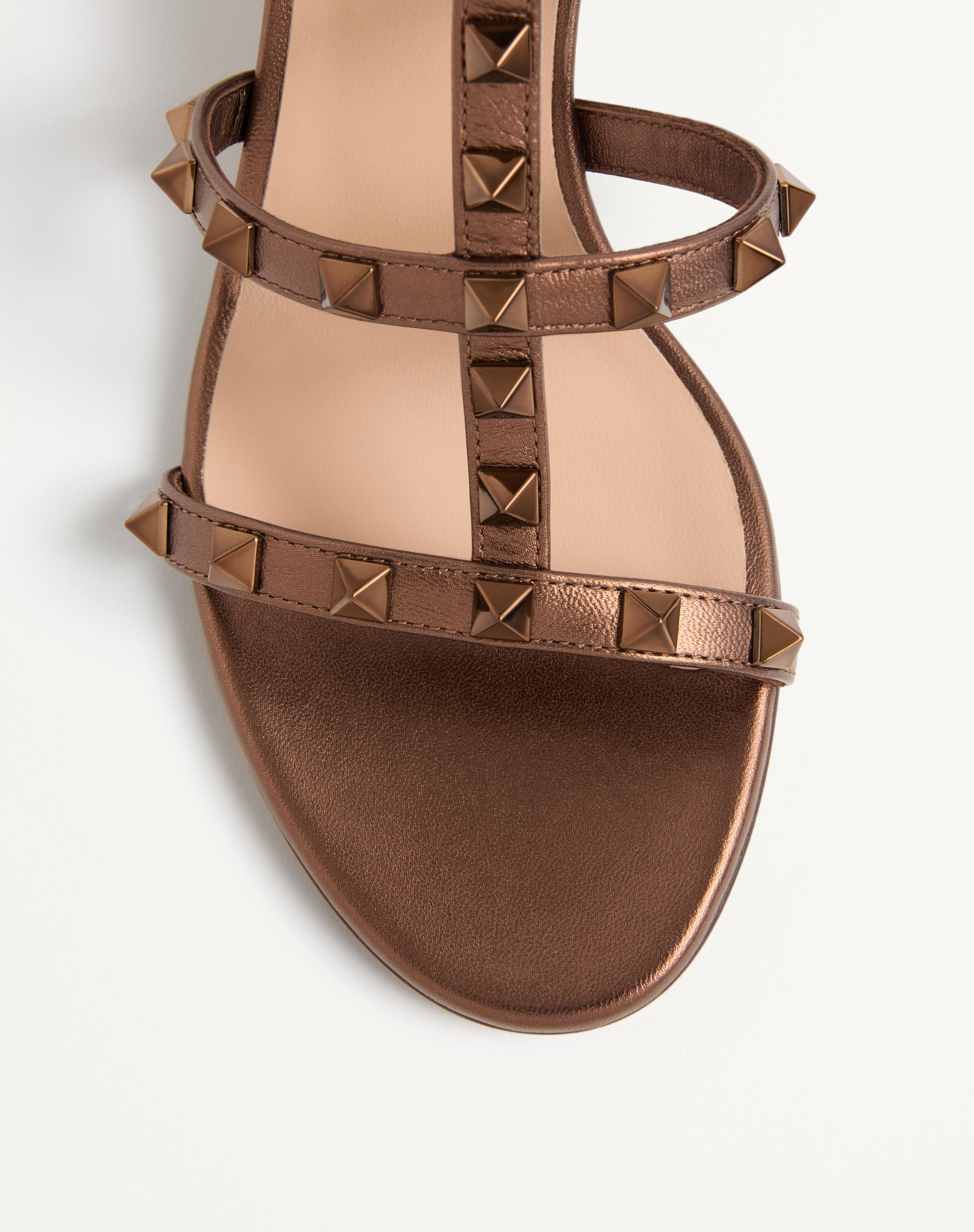 ROCKSTUD METALLIC CALFSKIN LEATHER SLIDE SANDAL 60 MM - 6