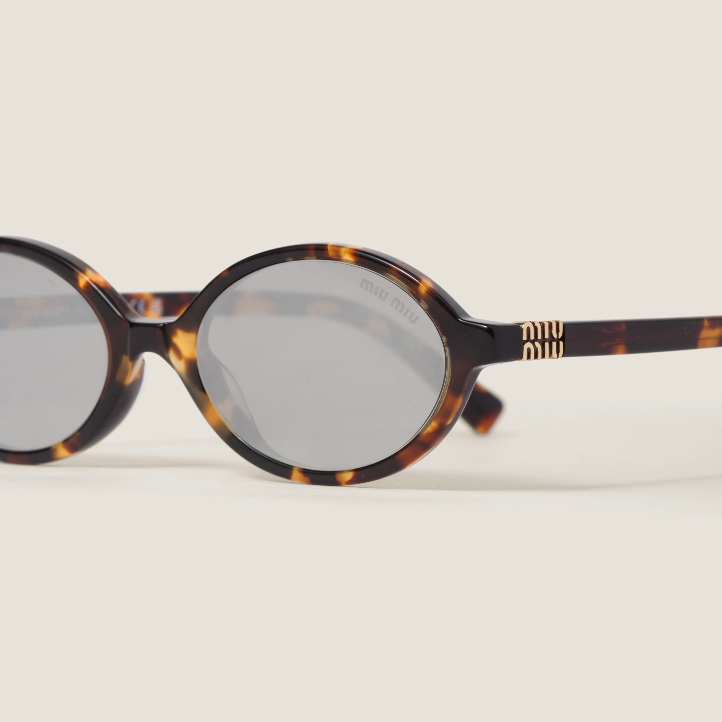 小物 MIU MIU 23AW Regard Sunglasses Miu Miu Eyewear Miu Regard Sunglasses | Brown | FARFETCH
