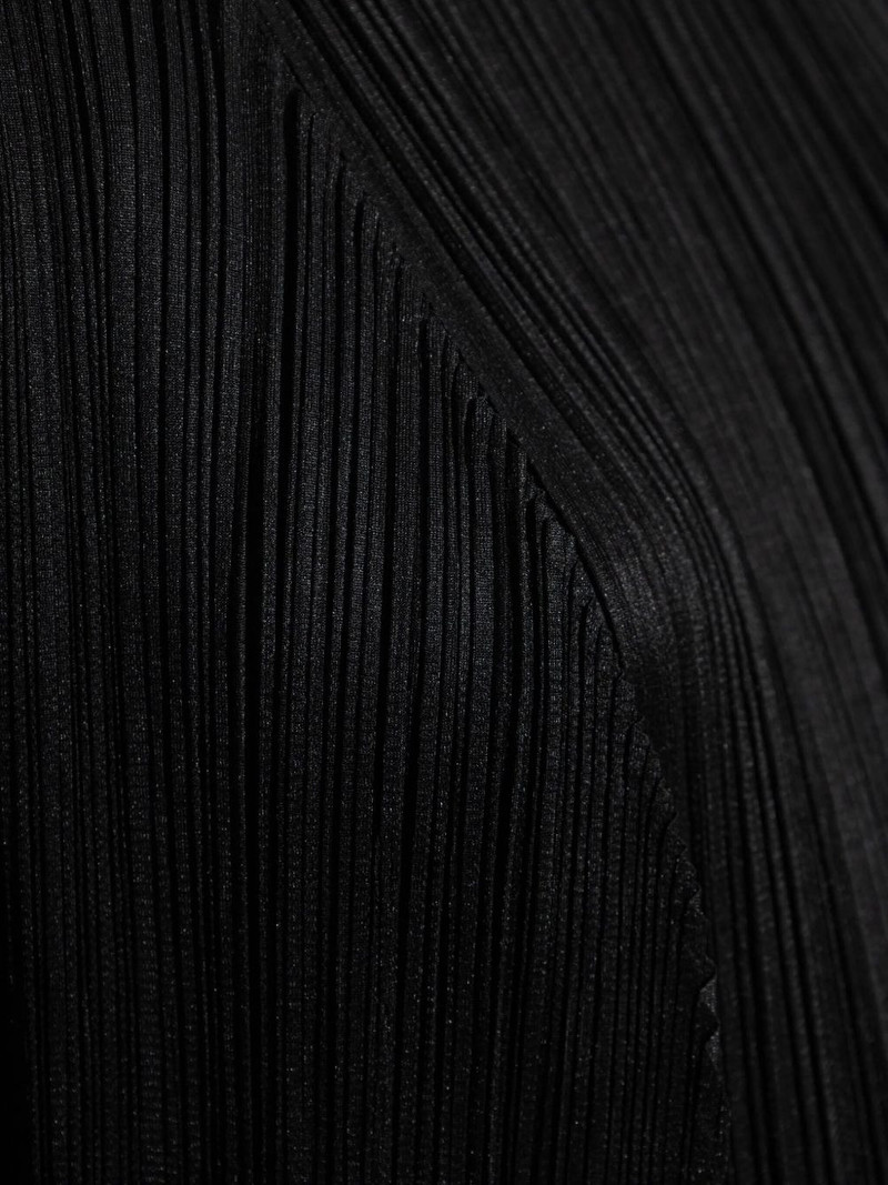 Pleats Please Issey Miyake long-slevees pleated coat outlook