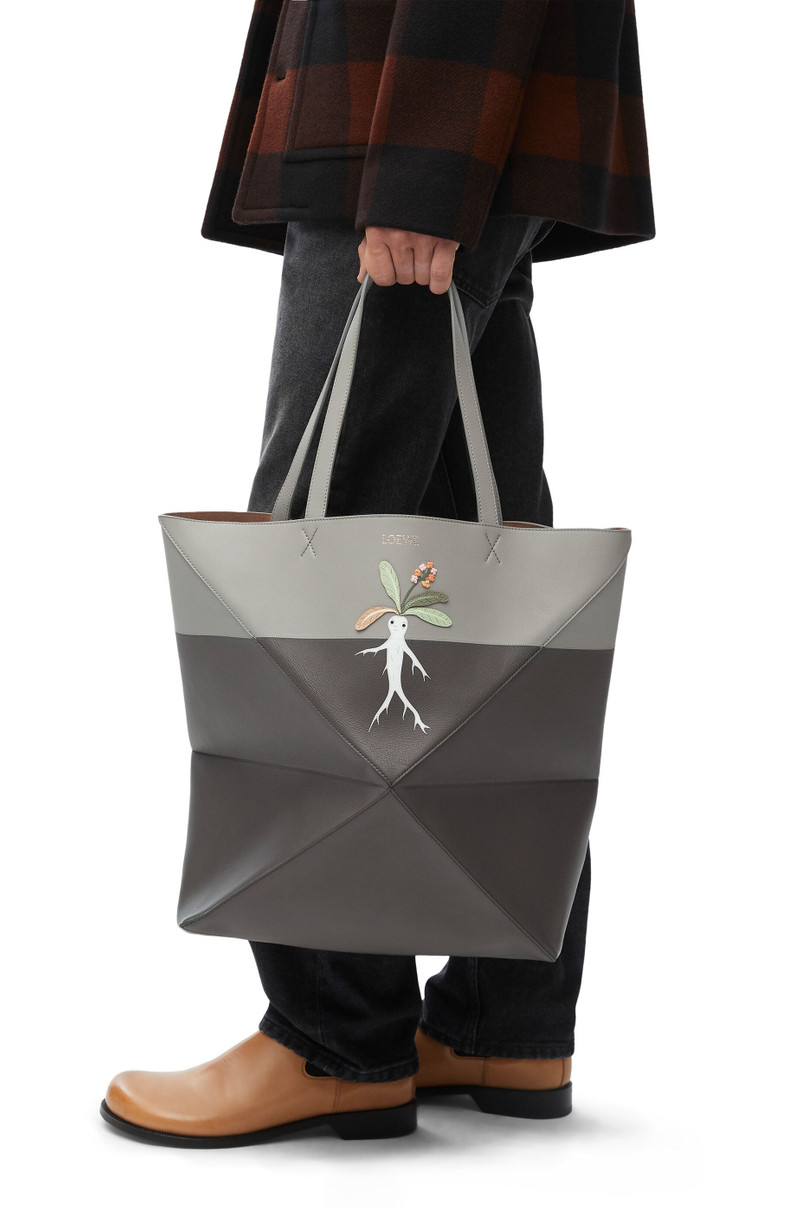 Loewe Mandragora large Puzzle Fold Tote in classic calfskin outlook
