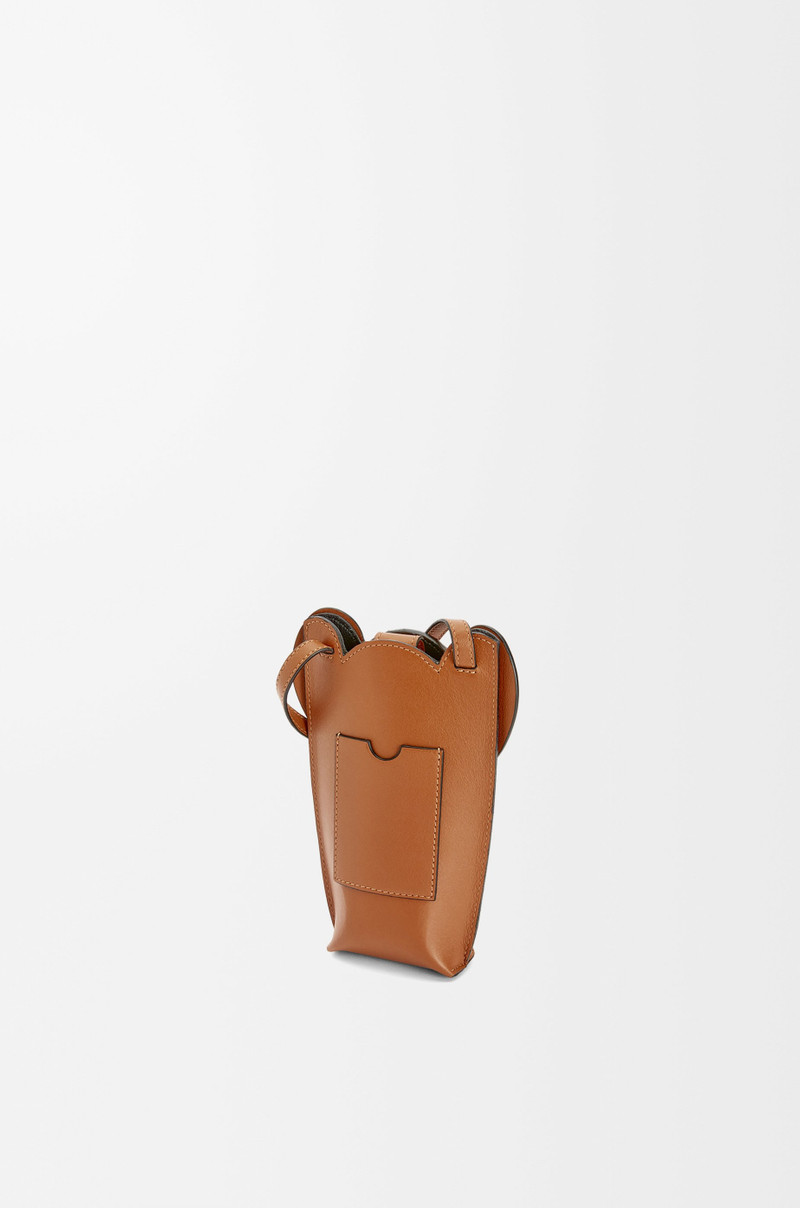 Loewe Elephant Pocket in classic calfskin outlook