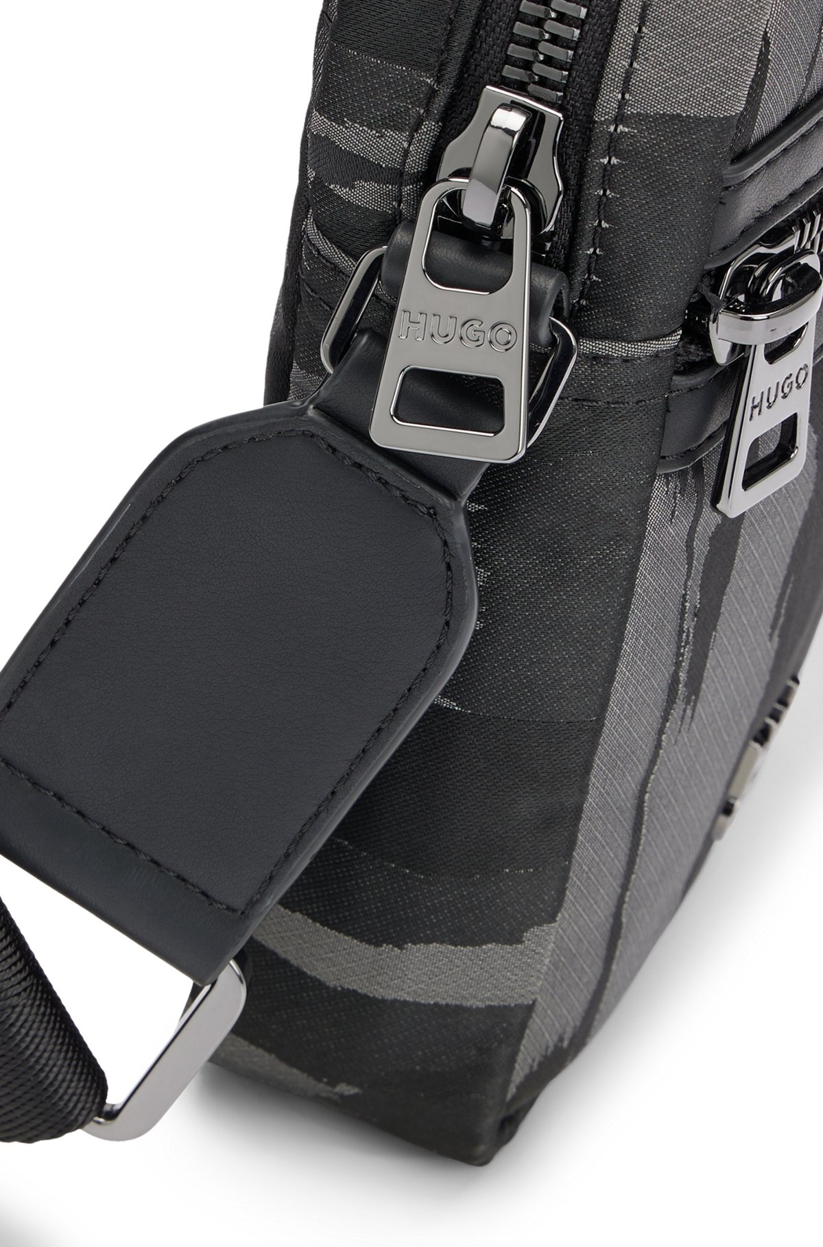 STACKED-LOGO REPORTER BAG WITH SEASONAL PATTERN - 7