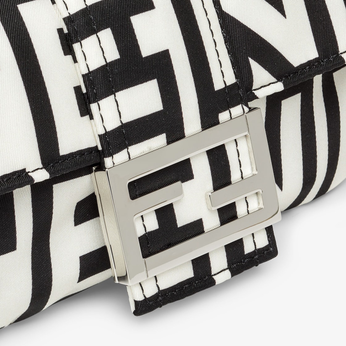 Baguette cell phone mini-pouch. Part of the Fendi by Marc Jacobs limited edition, this style is made - 5
