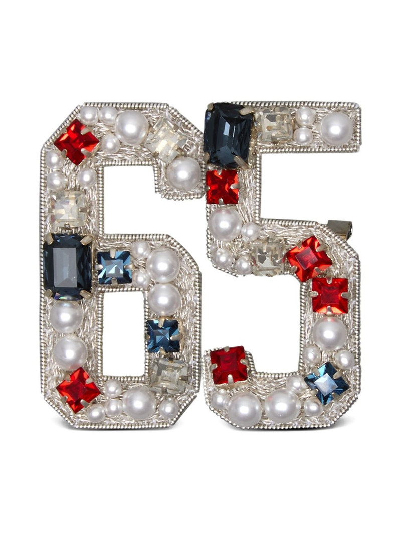 number-motif brooch 1