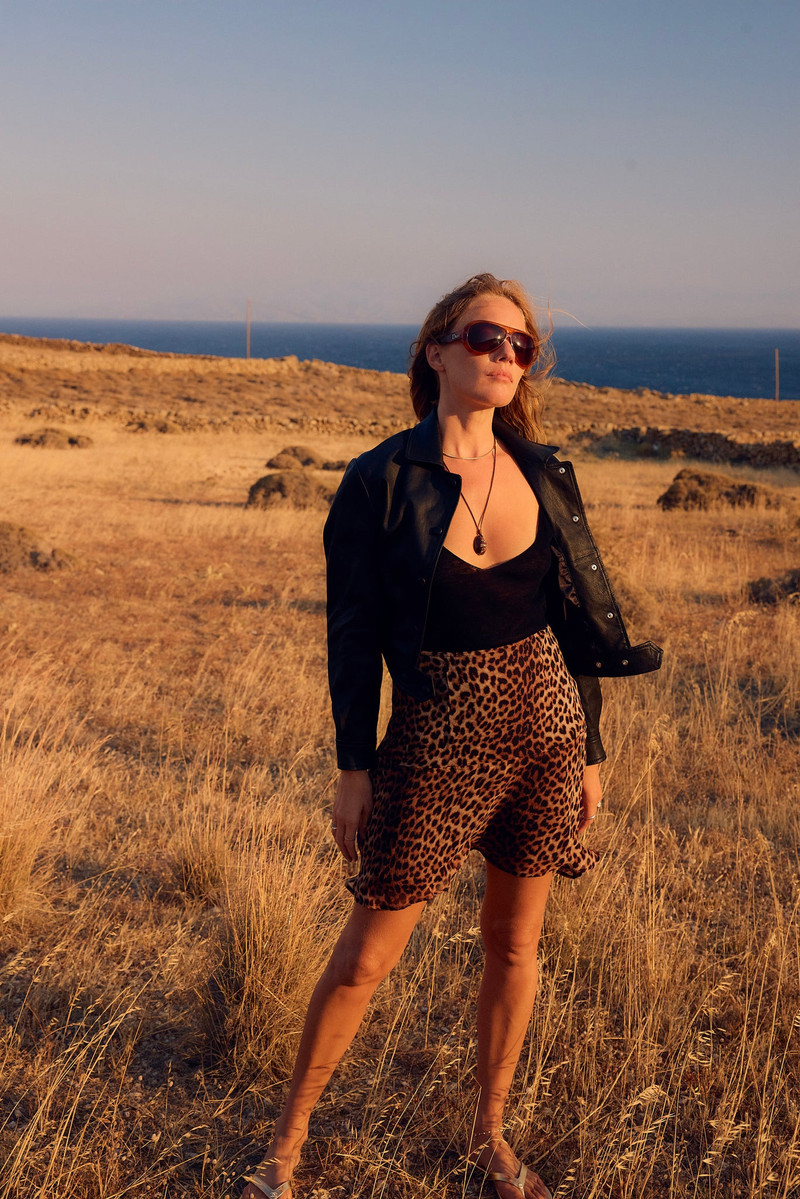 BLACK TISSUE CASHMERE TANK 3