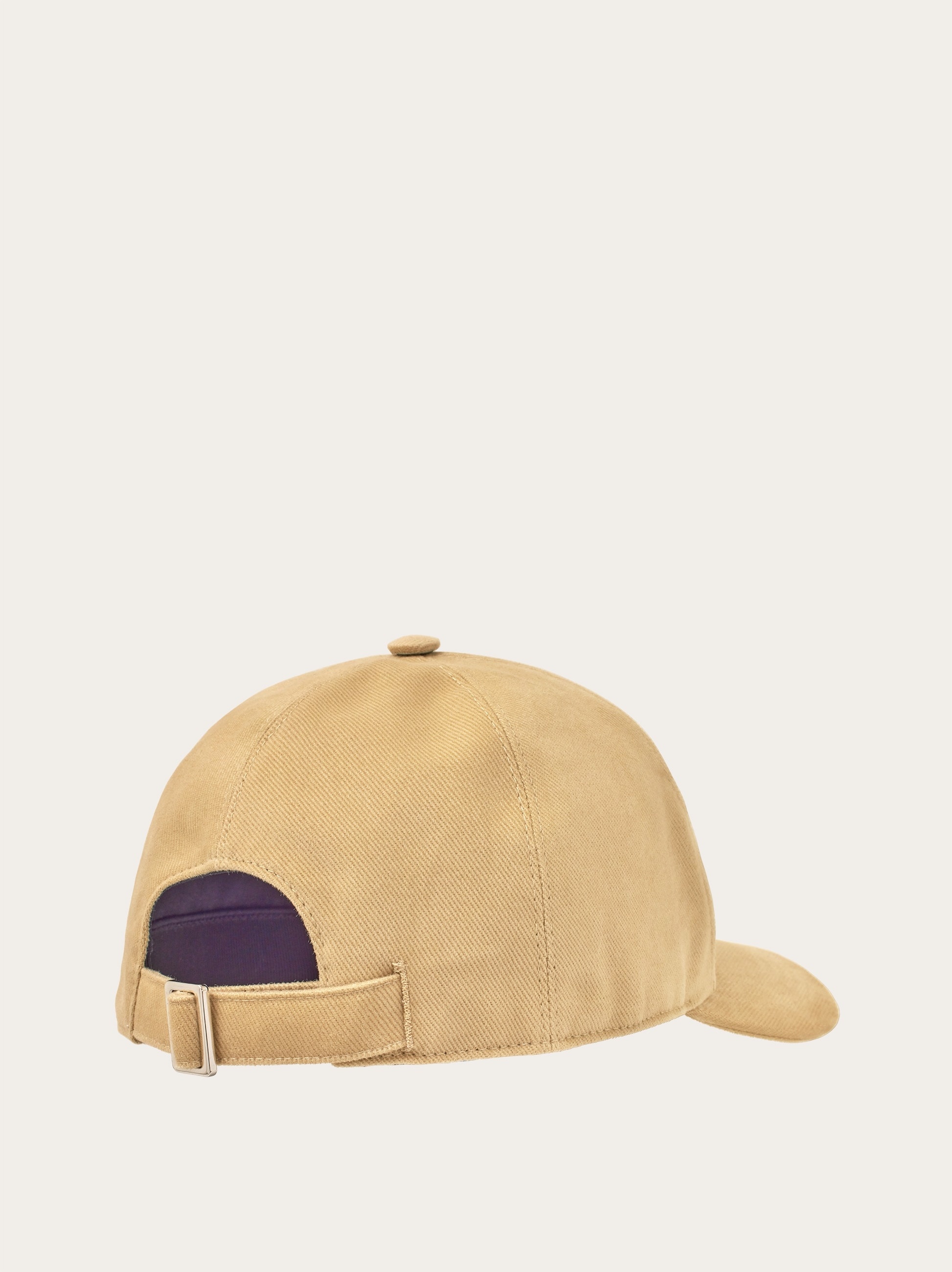 Baseball cap with logo - 8