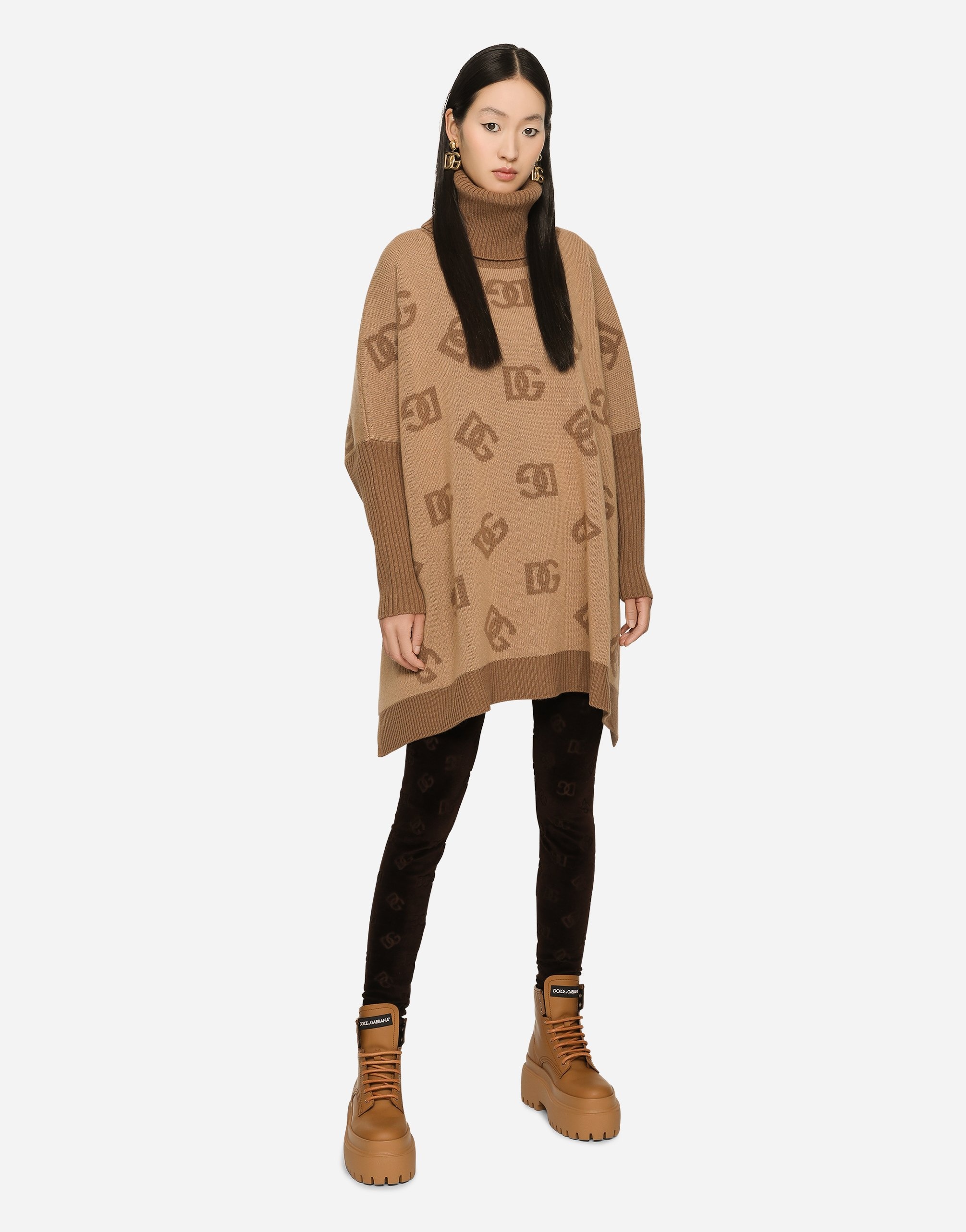 Short wool turtle-neck poncho with DG inlay - 2