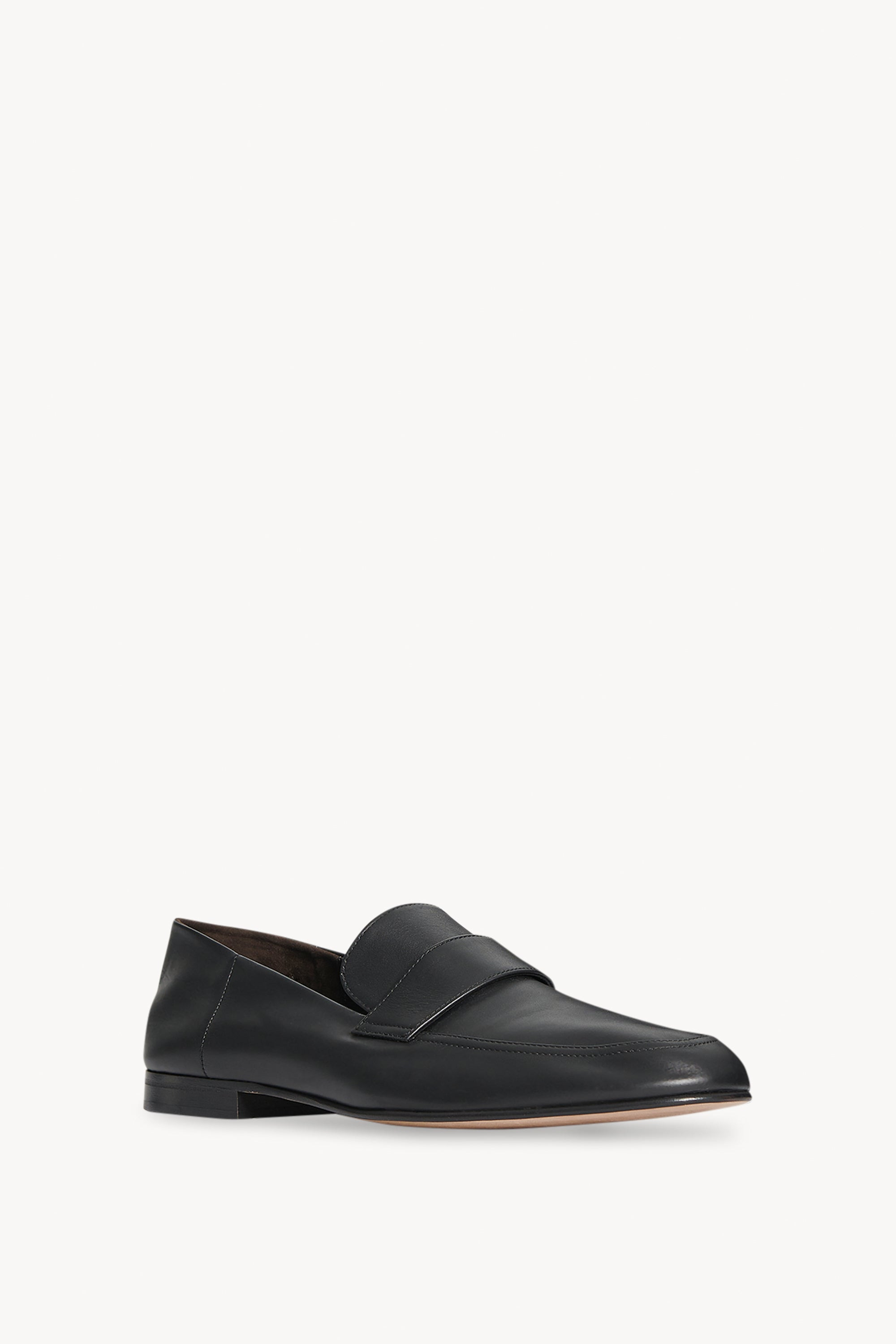 Classic Loafer in Leather - 2
