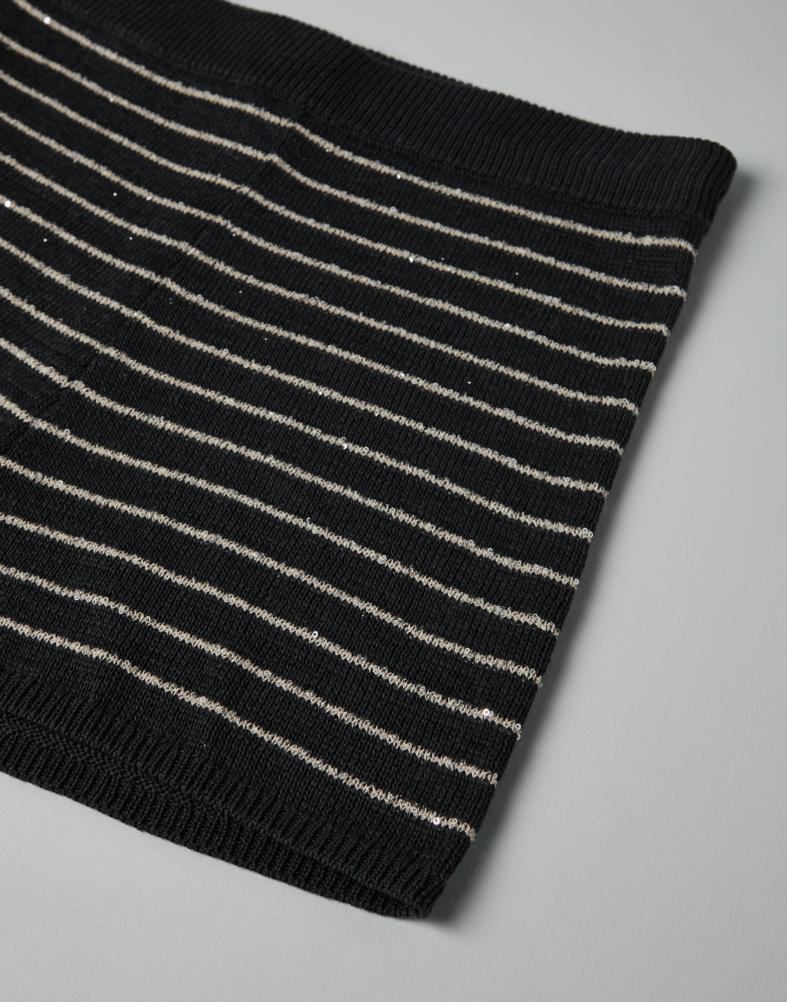 Cotton dazzling stripes knit shorts - 2
