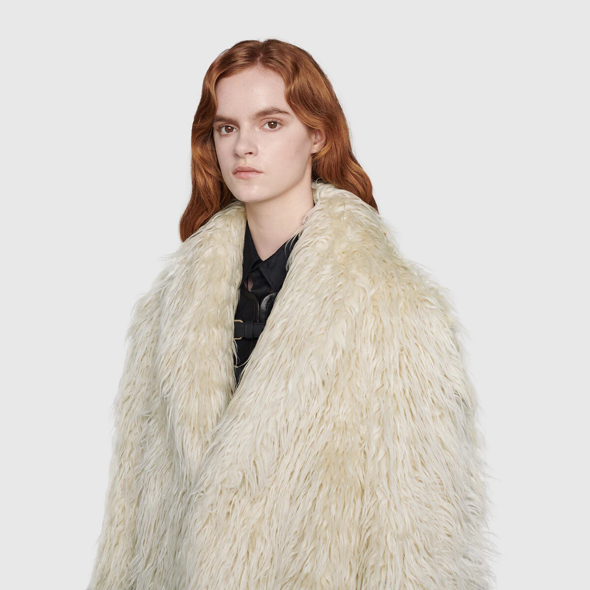 Faux fur coat with feathers - 5