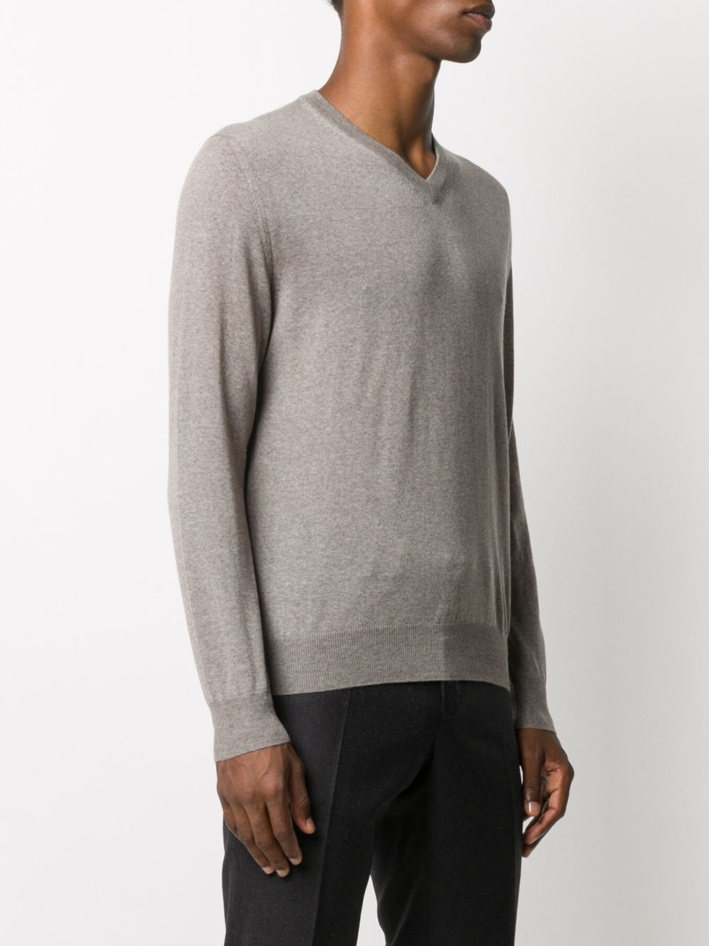 V-neck long-sleeved jumper - 3