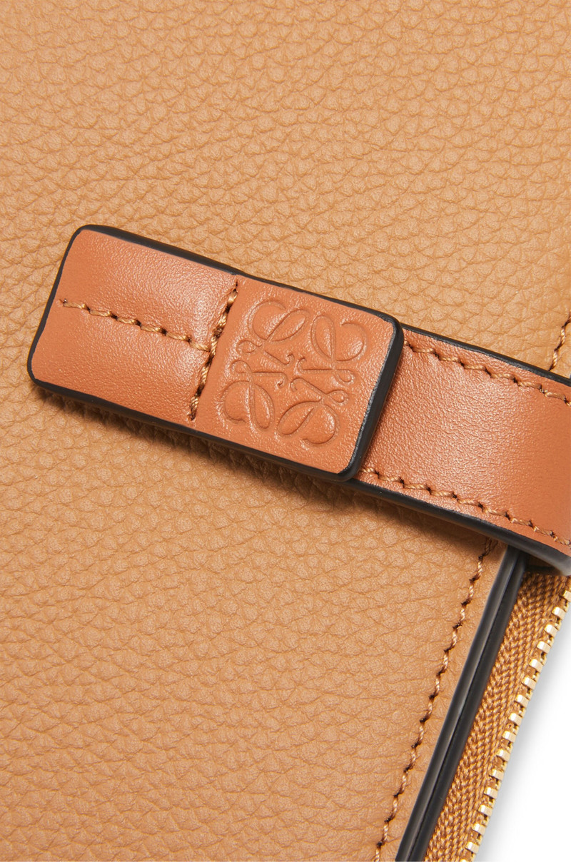 Slim compact wallet in soft grained calfskin 6