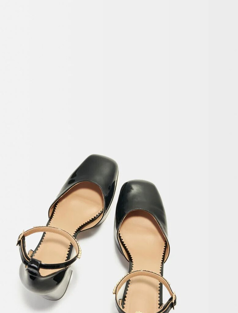 Patent platform pumps 4