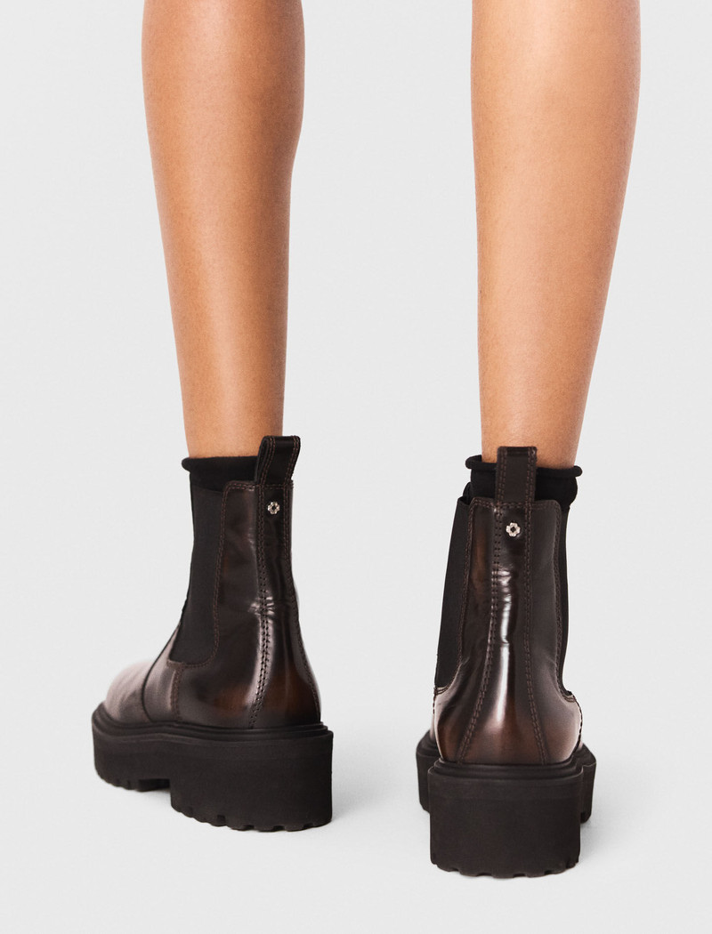 Chelsea boots 9