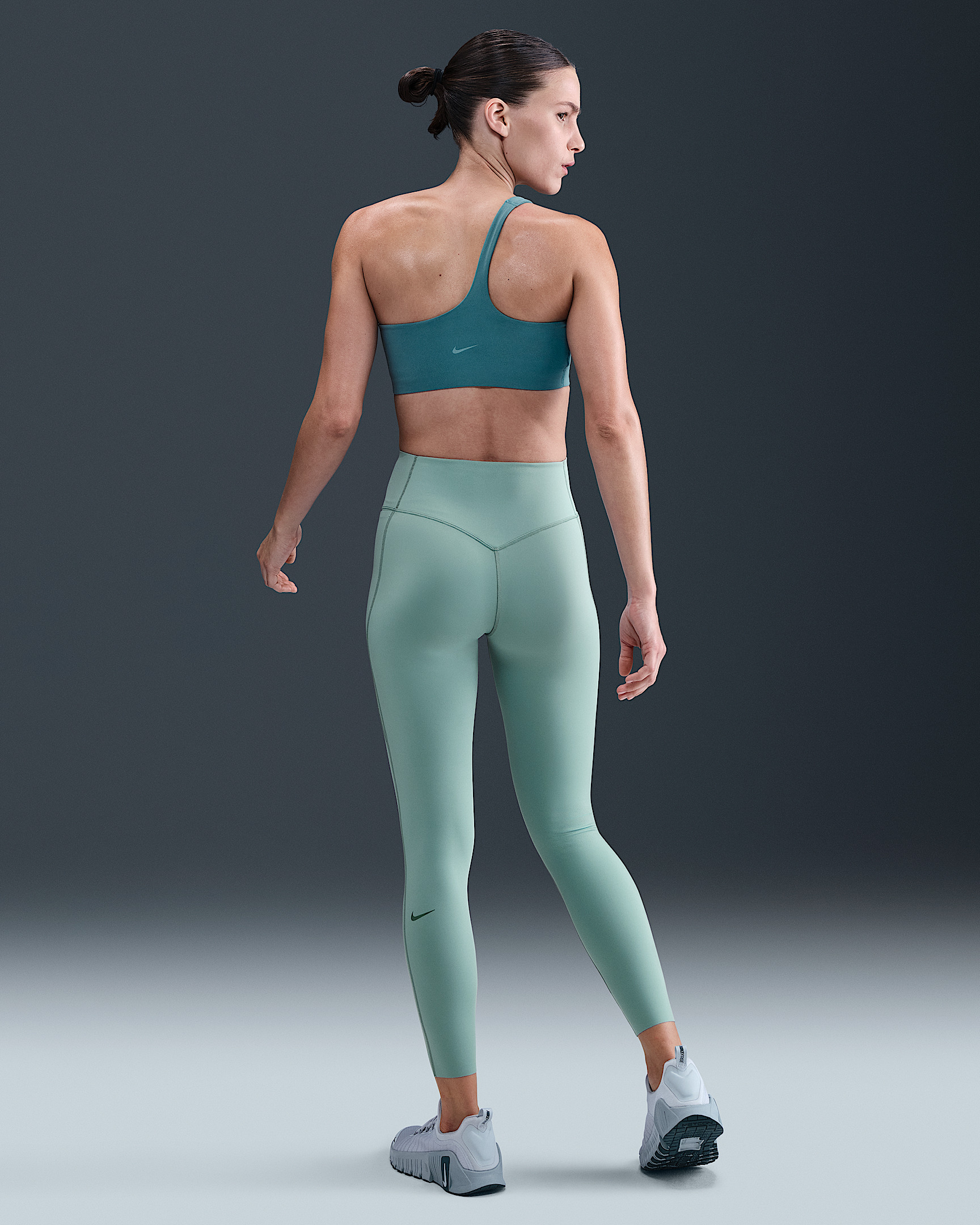 Nike Universa Women's Medium-Support High-Waisted 7/8 Leggings with Pockets - 4
