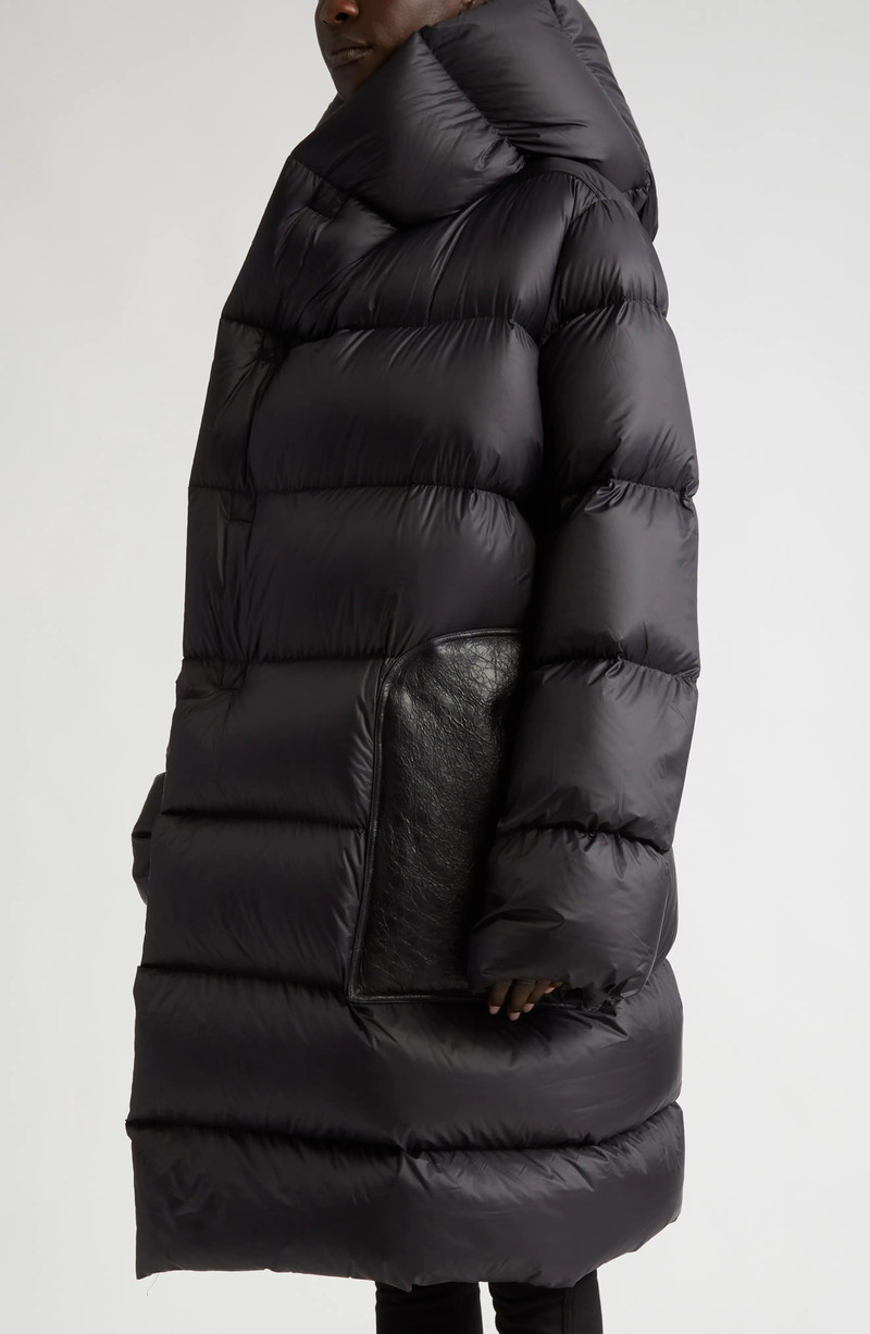 Hooded Down Puffer Coat in Black/Black 4