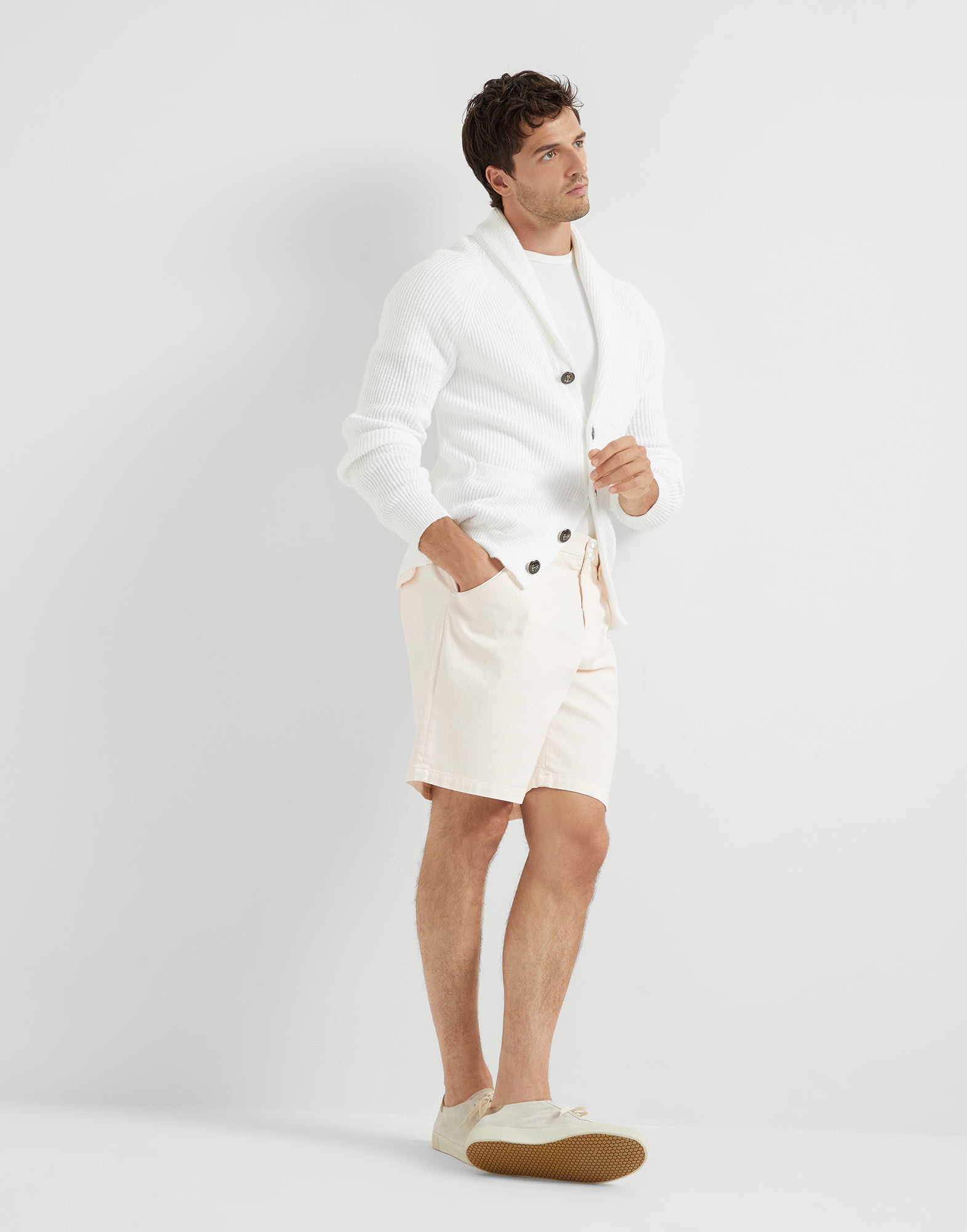 Garment-dyed Bermuda shorts in comfort cotton lightweight denim - 4