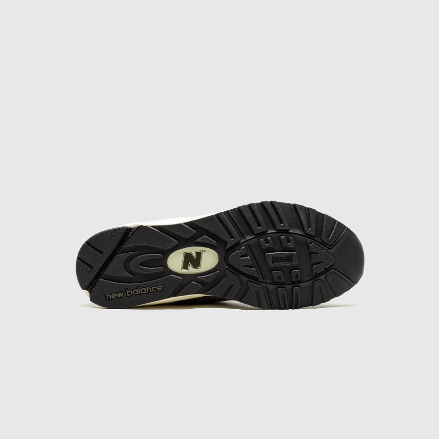 New Balance M990GB2 