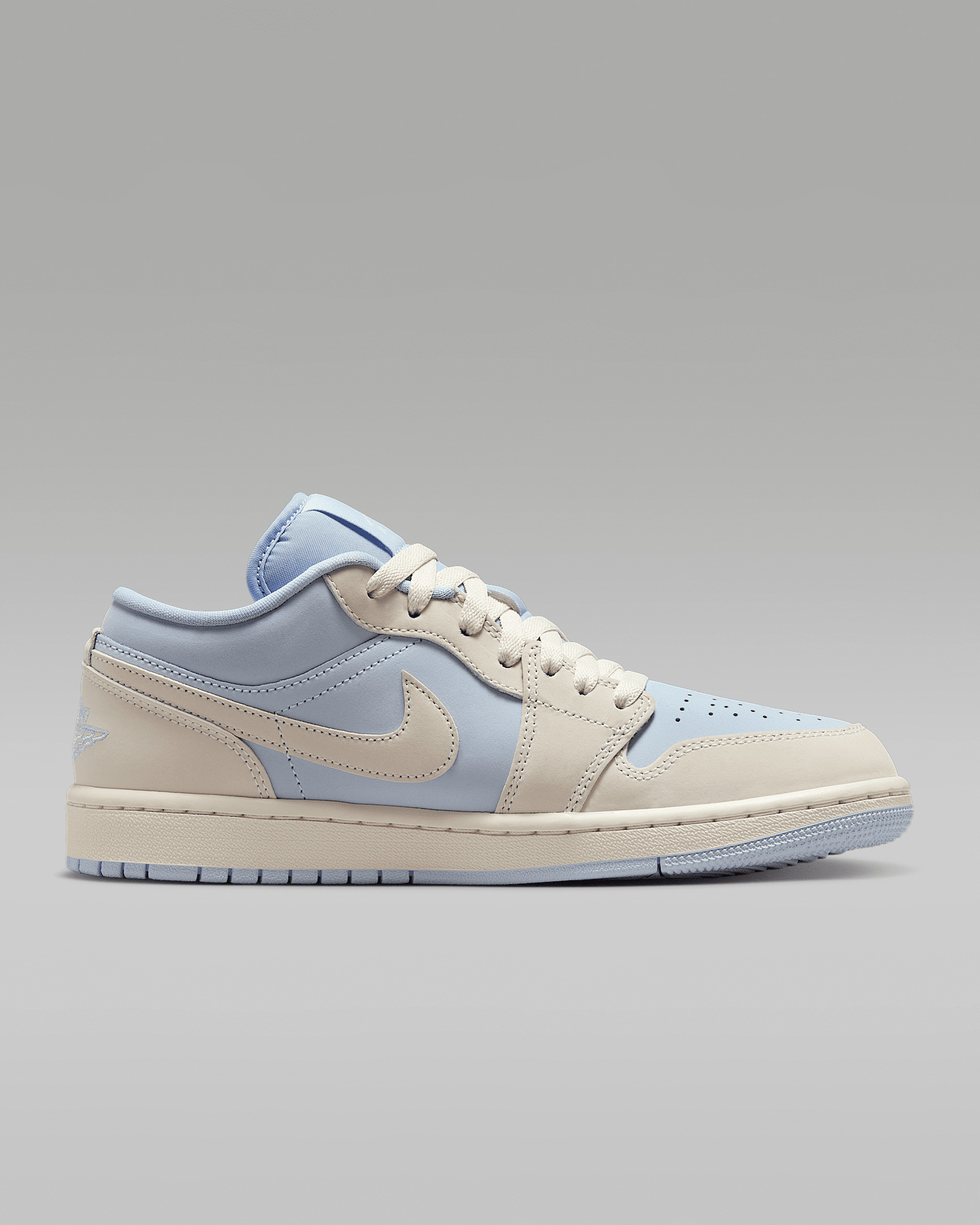 Air Jordan 1 Low SE Women's Shoes - 3