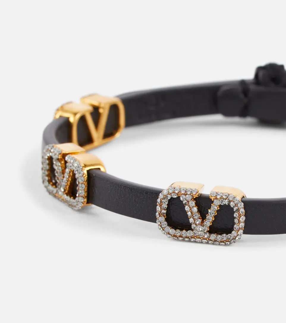 VLogo embellished leather bracelet - 4