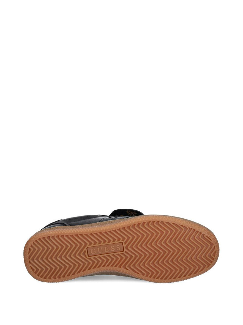 Oleeza logo-print sneakers 5