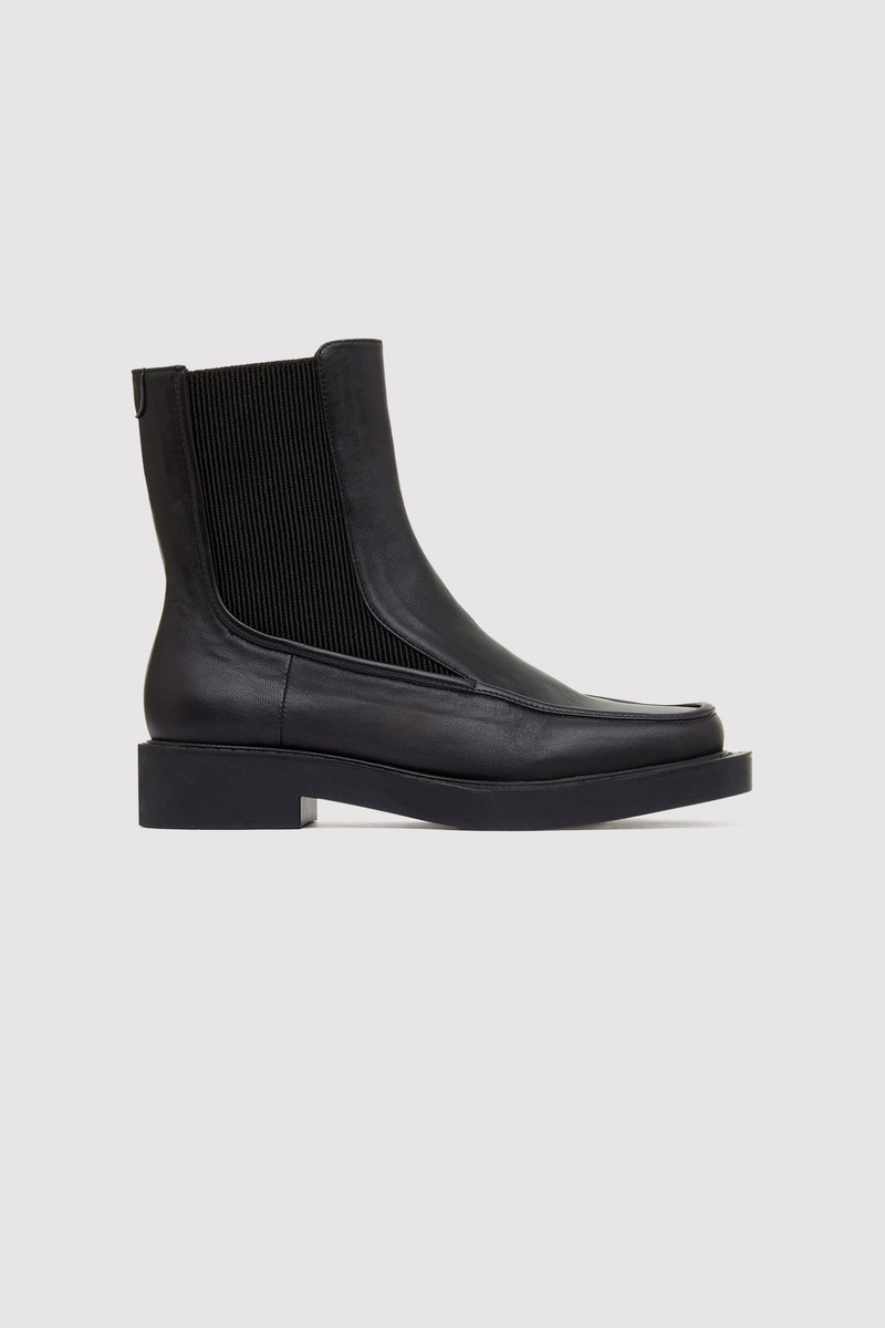 Square Boot - Black 4
