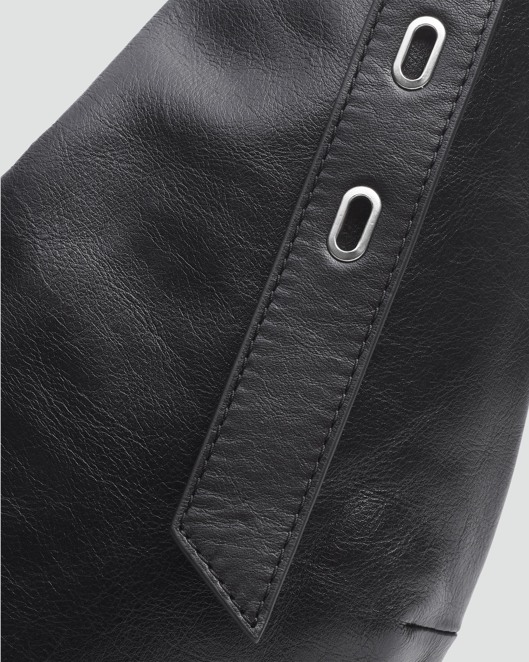 Petra Sling - Leather
Small Crossbody Bag - 5