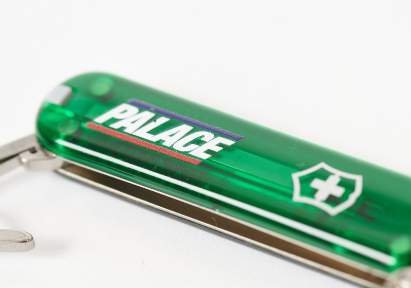 PALACE VICTORINOX SWISS ARMY KNIFE CLASSIC SD GREEN 5