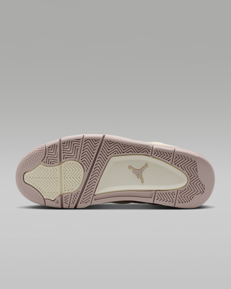 Jordan Air Jordan 4 RM Women's Shoes outlook