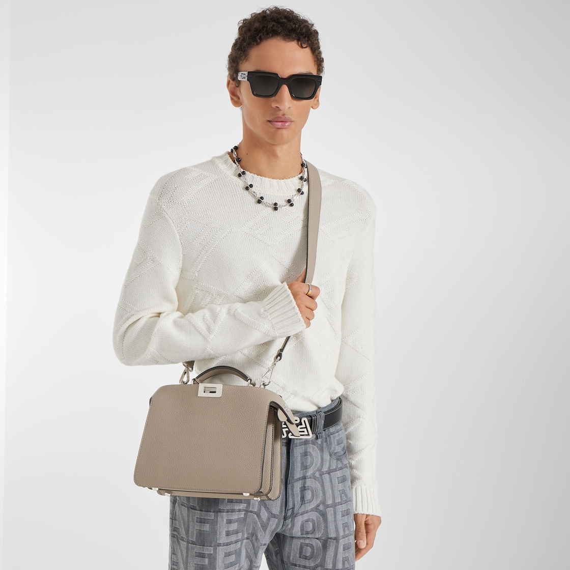 Small Peekaboo ISeeU bag made of beige Cuoio Romano leather. The interior is organized into two comp - 7