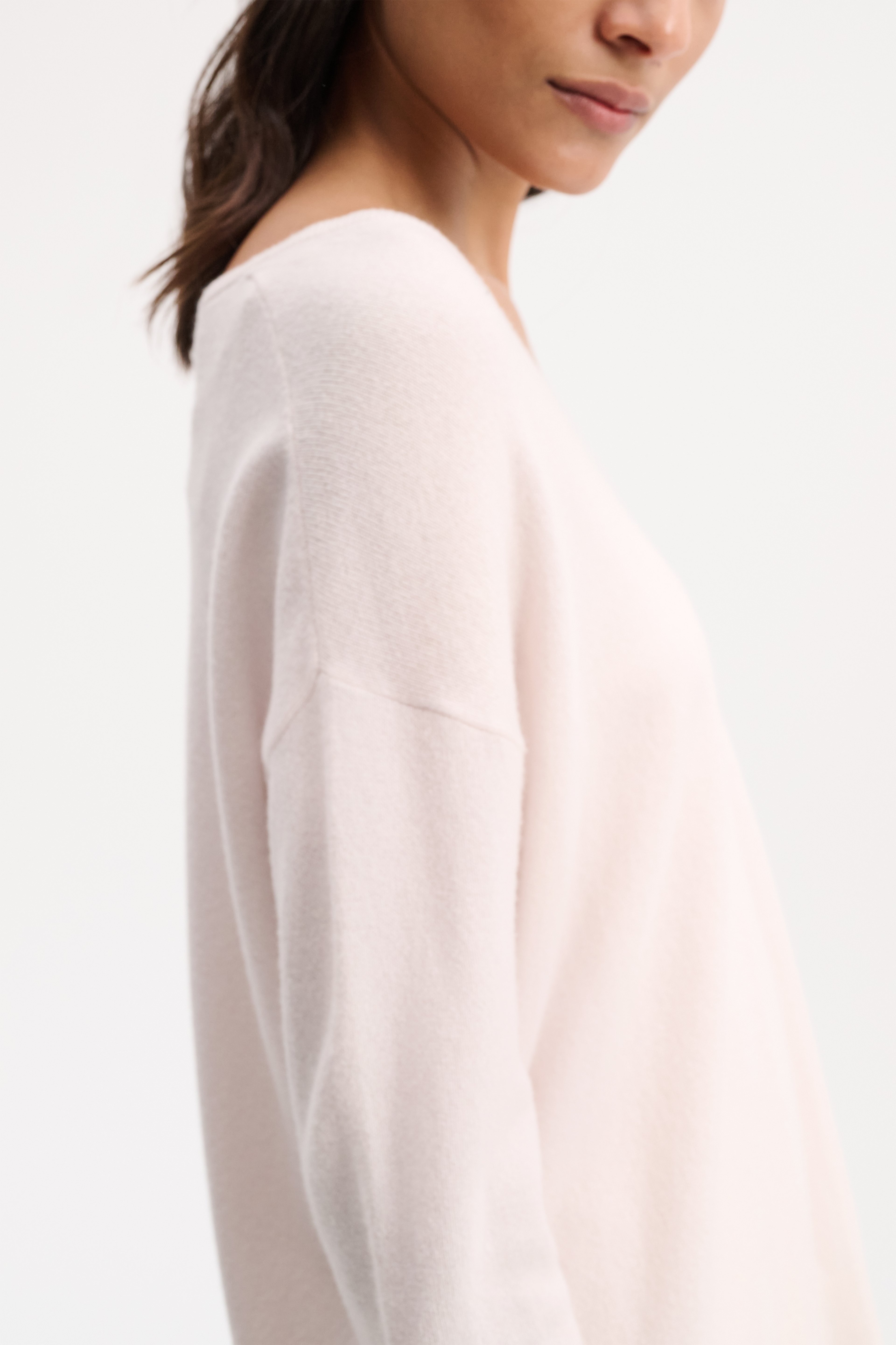 SOFT EDGE v-neck 1/1 - 4