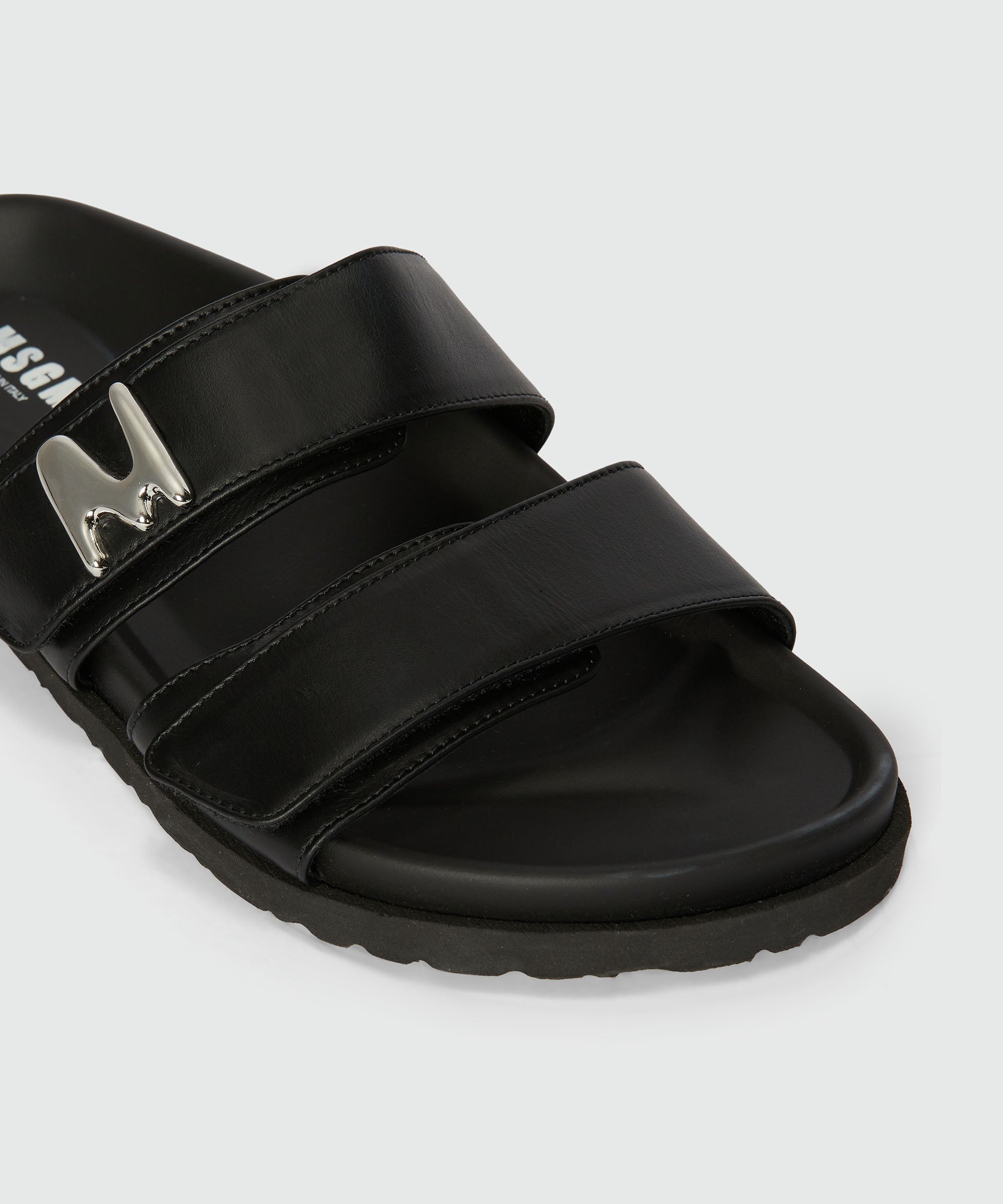 Flat sandals in black leather and "TheMwave" logo - 4