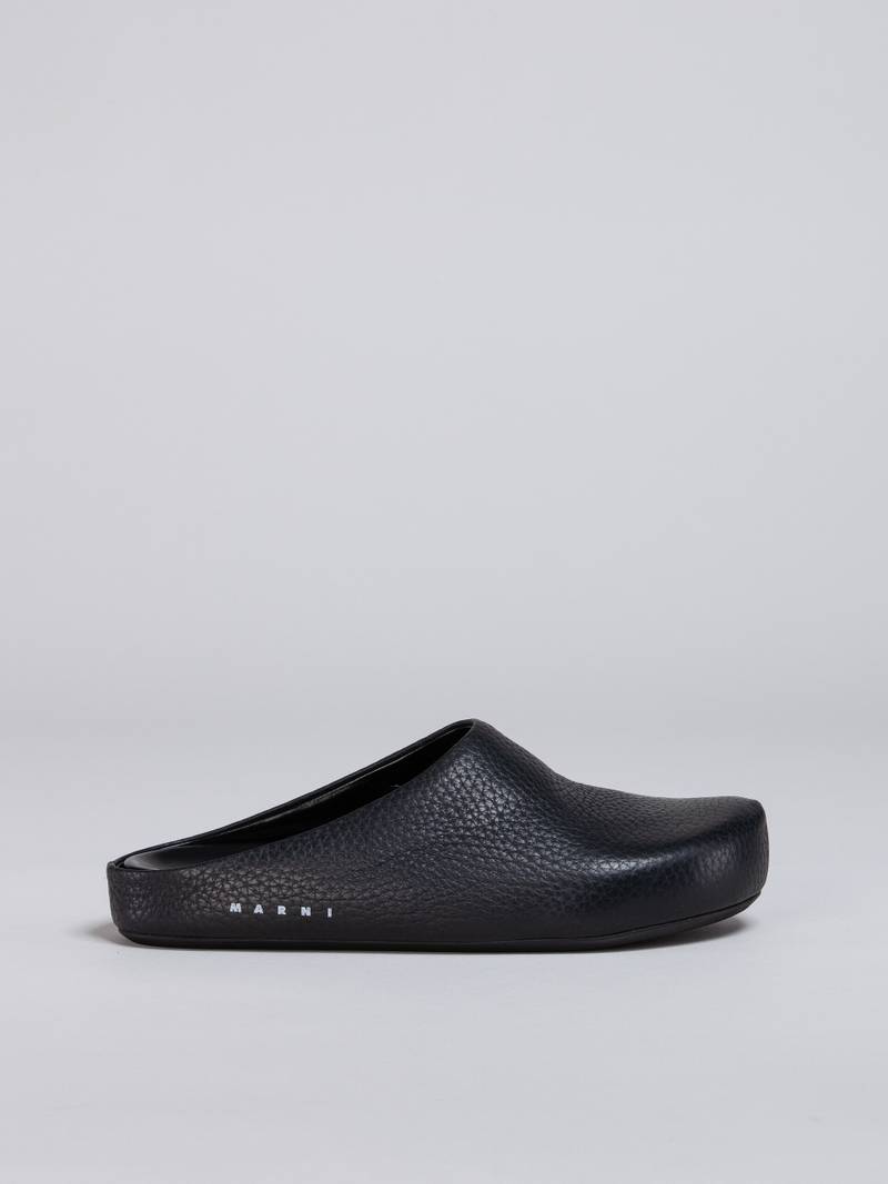 BLACK LEATHER FUSSBETT SABOT - 1