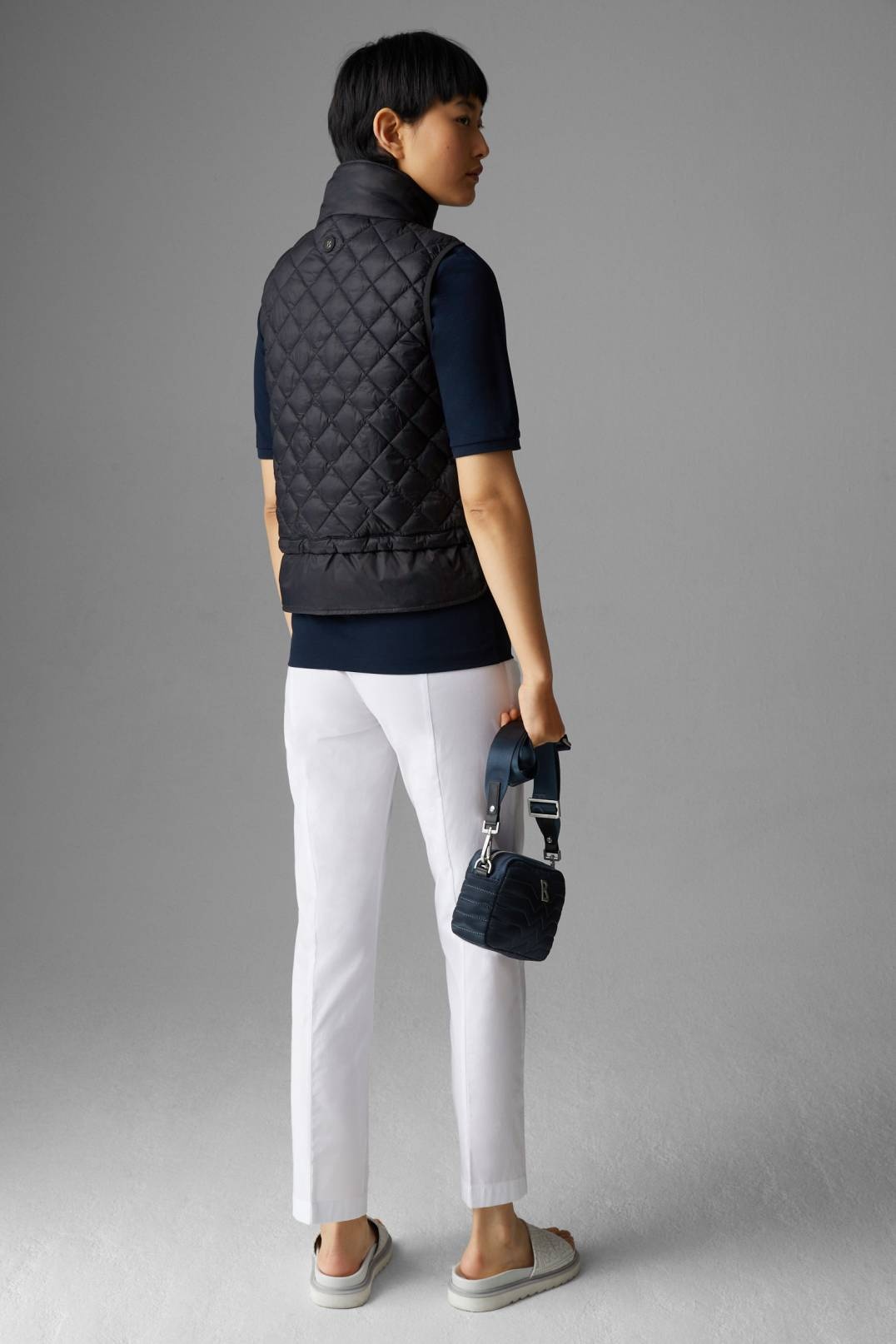 ELINA QUILTED VEST IN NAVY BLUE - 3