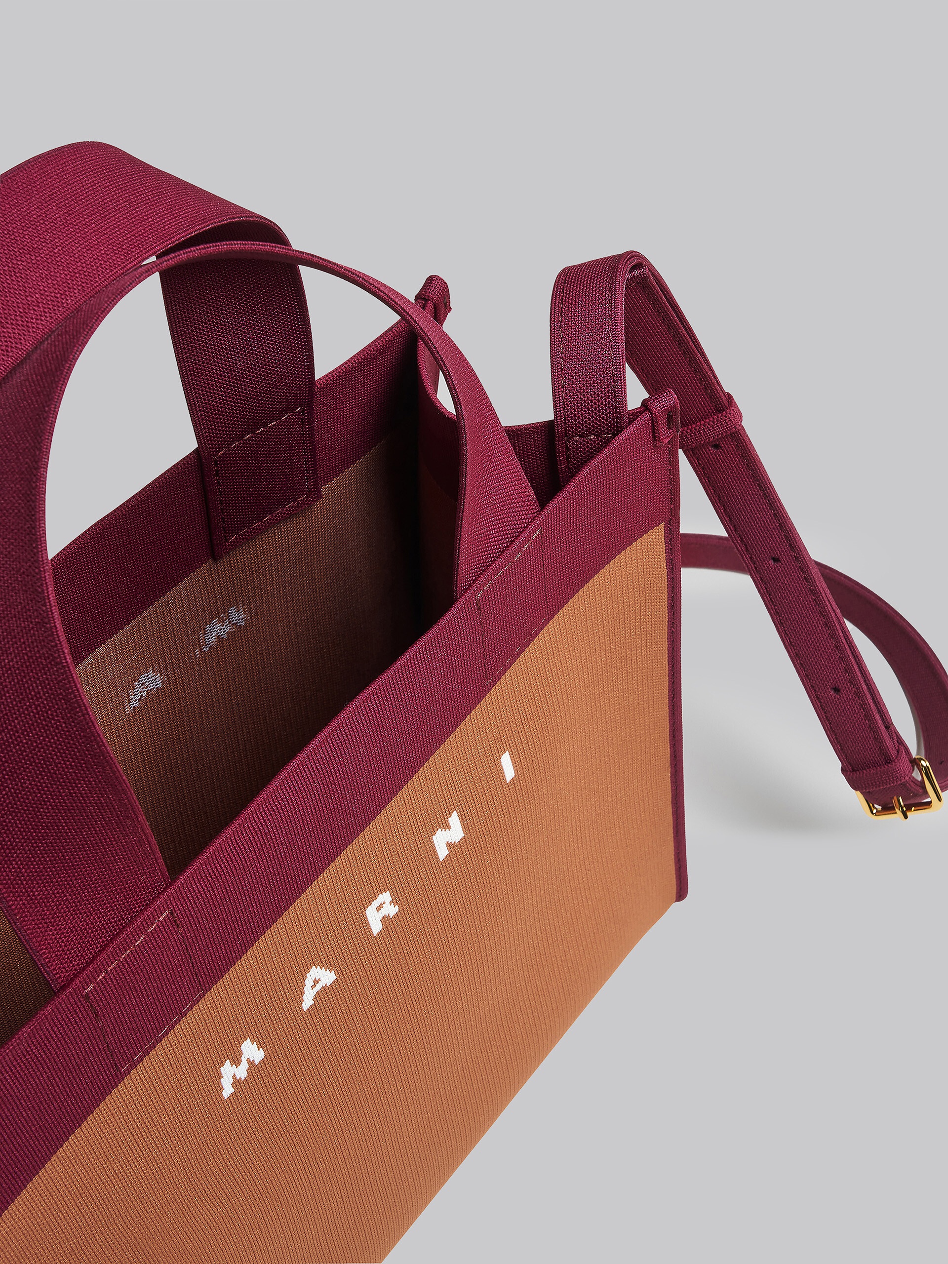 SMALL SHOPPING BAG IN BROWN AND PURPLE JACQUARD - 4