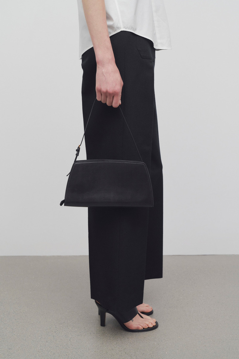 Dalia Baguette in Leather 4