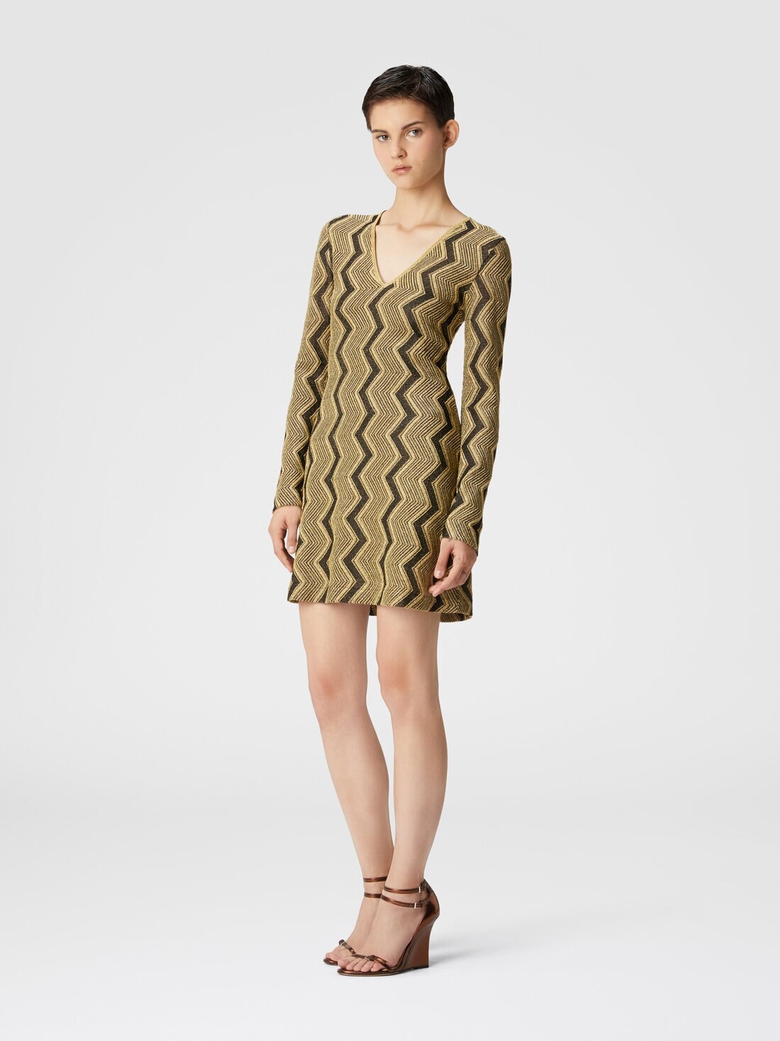 V-neck dress in lamé zig zag viscose - 2