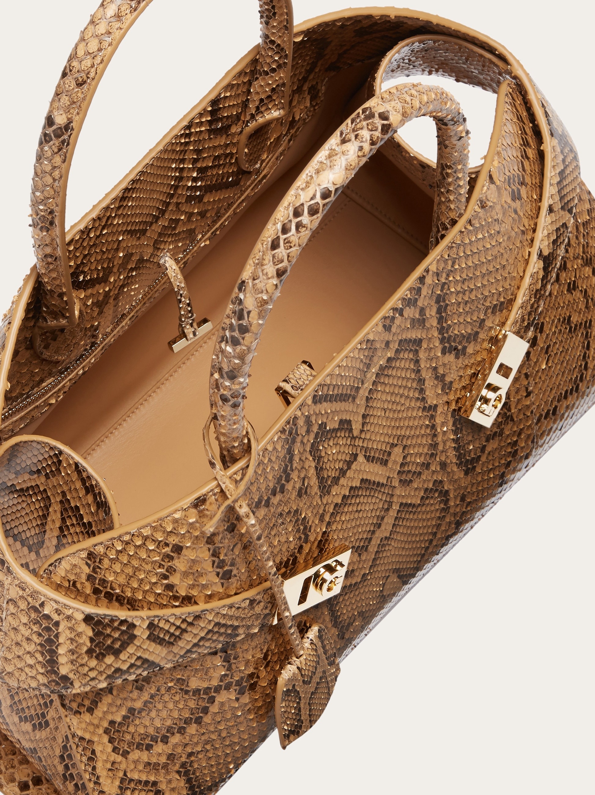 Hug handbag (M) - 5