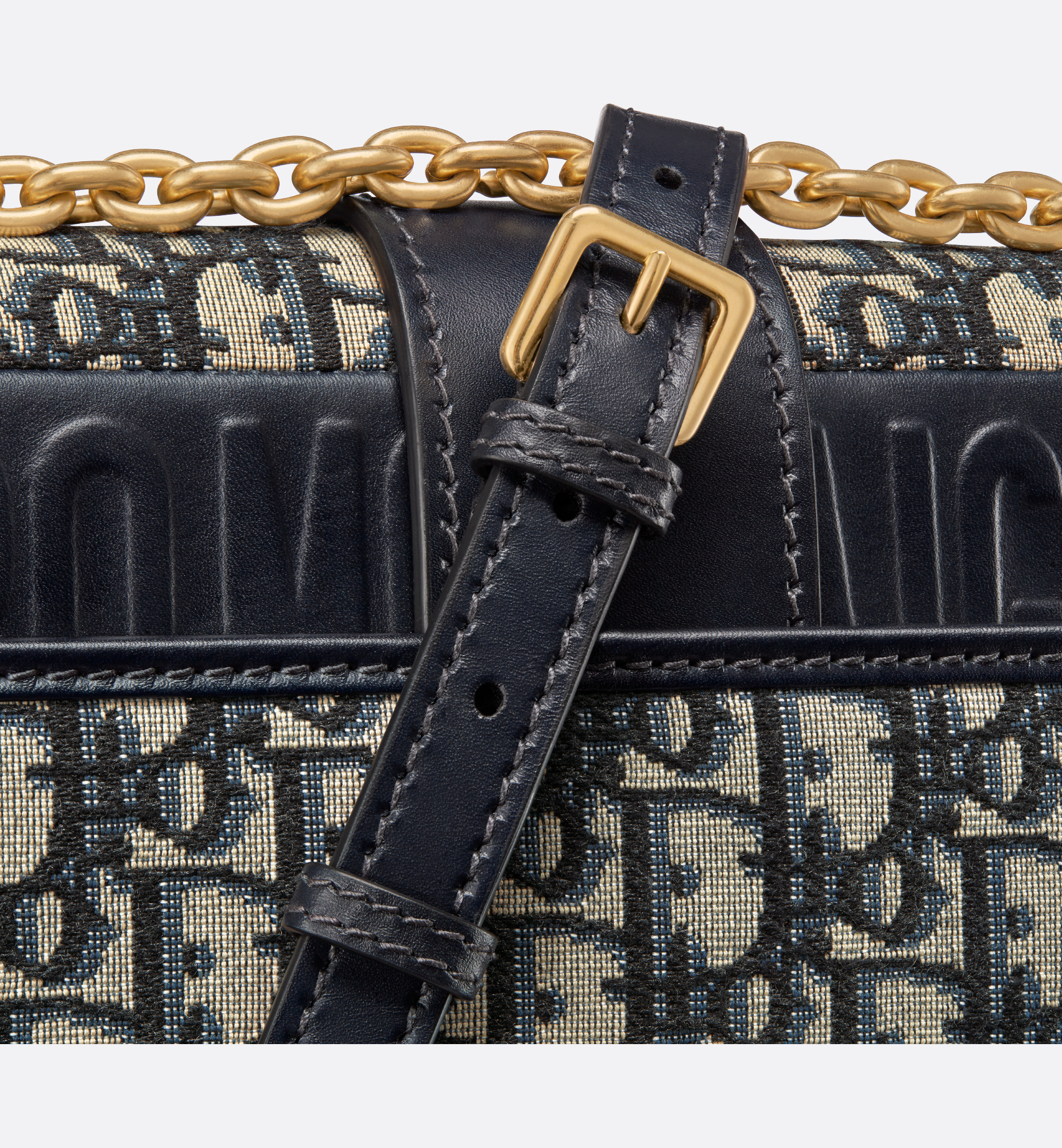 30 Montaigne Chain Bag - 7