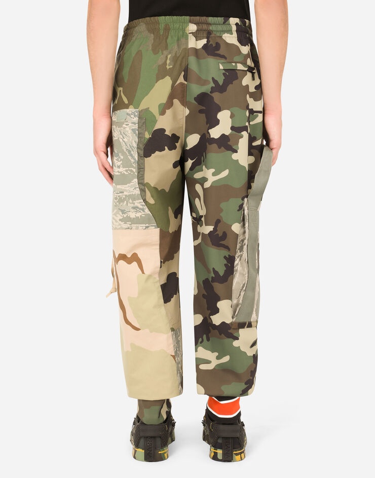 Camouflage-print patchwork cargo pants - 2