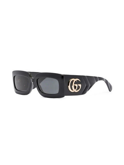 GUCCI logo-plaque tinted sunglasses outlook