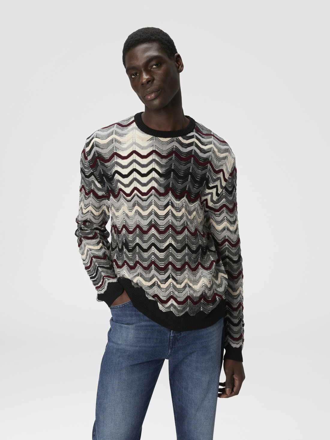 Crew Neck Sweater with Geometric Zigzag Pattern - 4